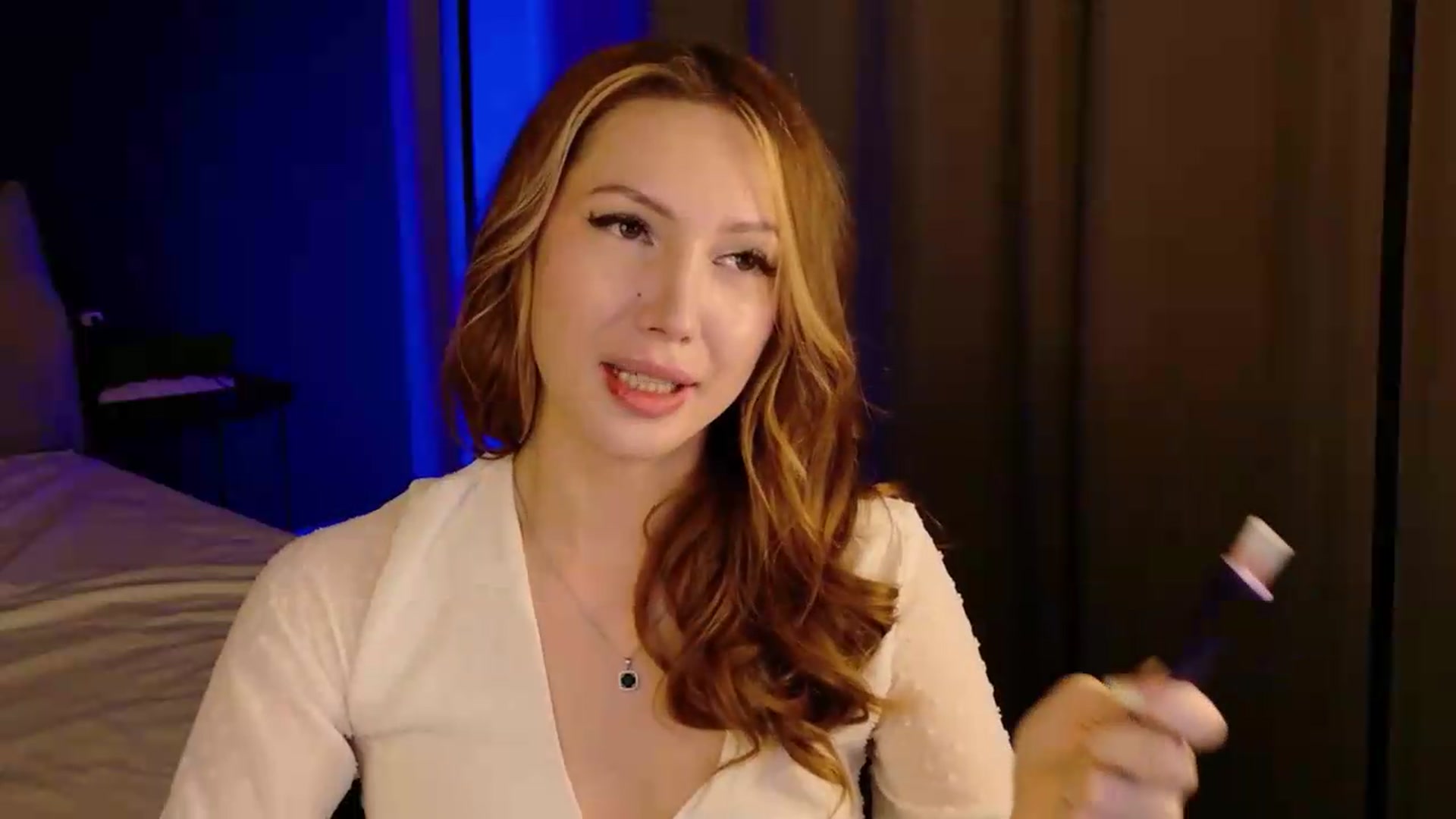 Gallery image thumbnail from LovelyGin's myfreecams stream on, 05/22/2026, 17:40 image 10 of 20