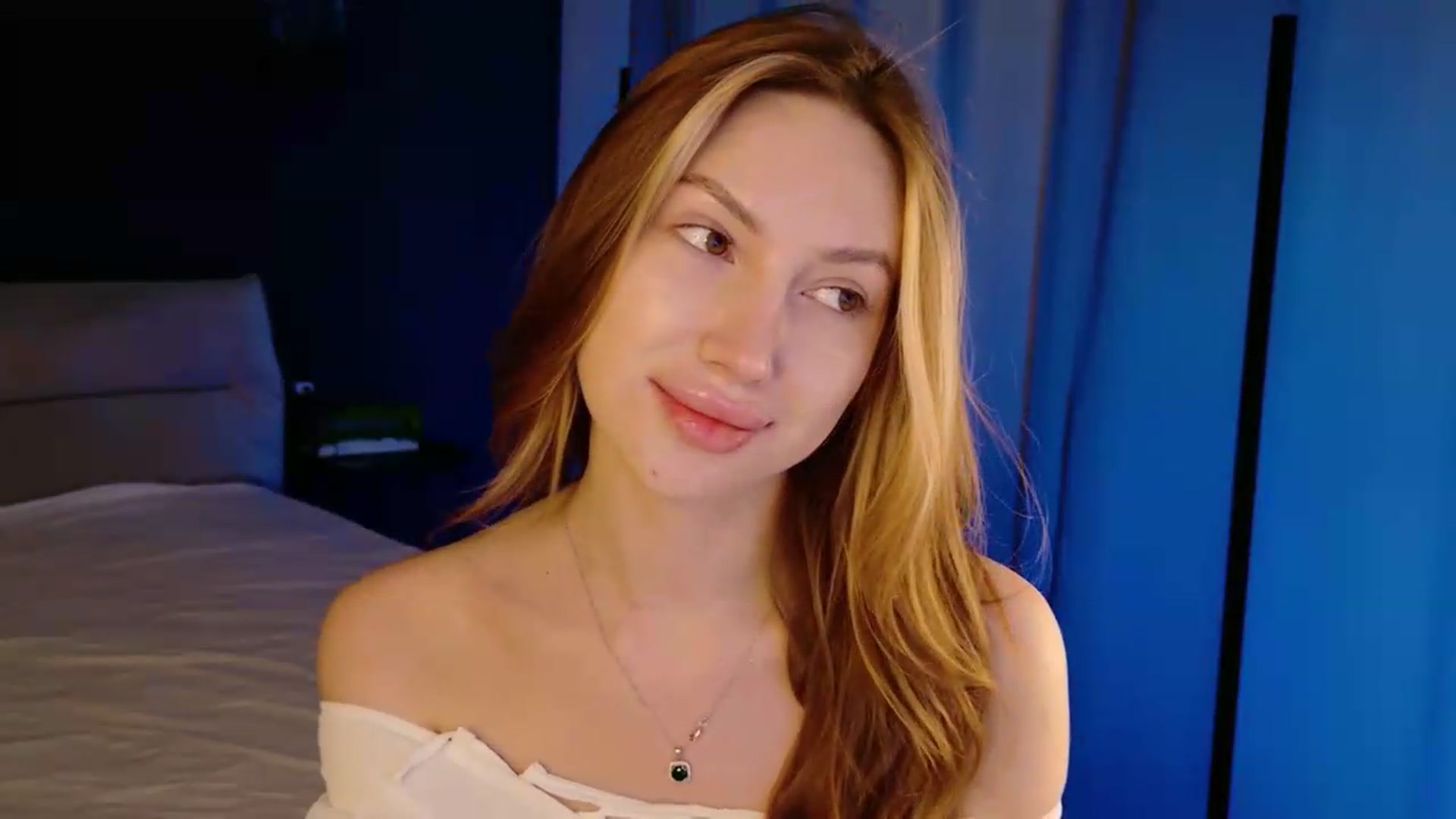 Gallery image thumbnail from LovelyGin's myfreecams stream on, 05/25/2026, 15:38 image 18 of 20