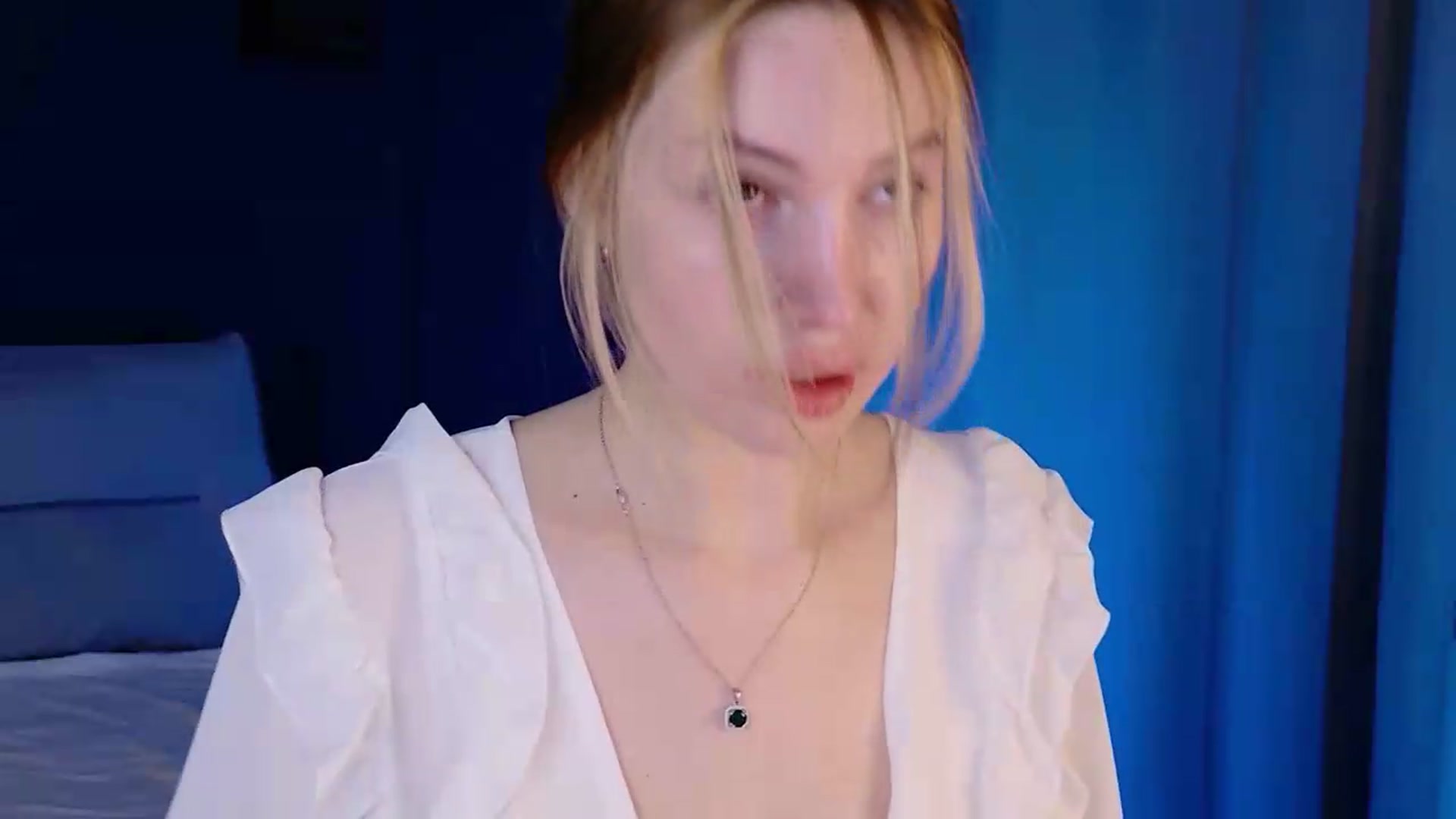 Gallery image thumbnail from LovelyGin's myfreecams stream on, 05/25/2026, 20:19 image 19 of 20