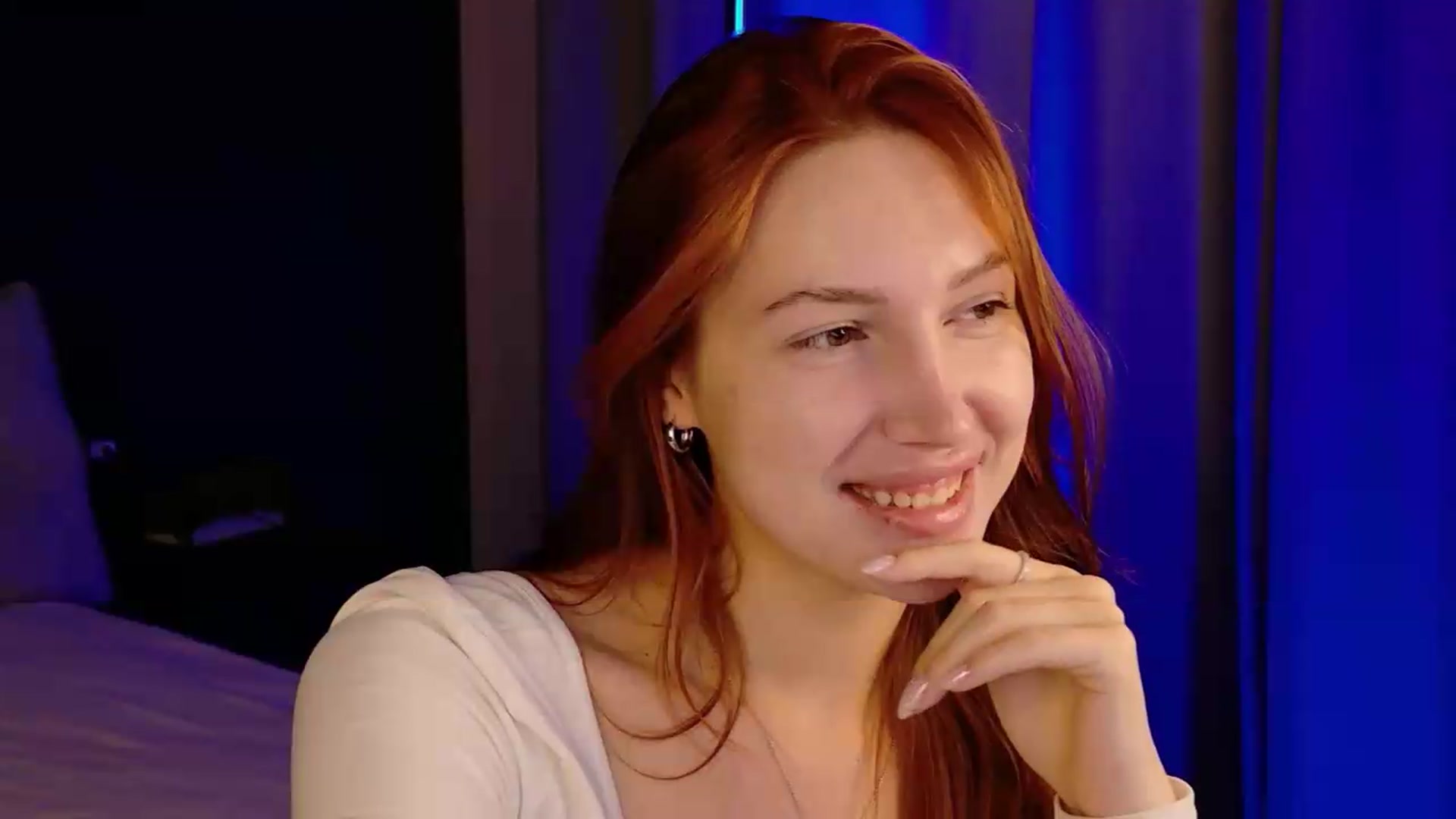 Gallery image thumbnail from LovelyGin's myfreecams stream on, 06/05/2026, 19:26 image 3 of 20
