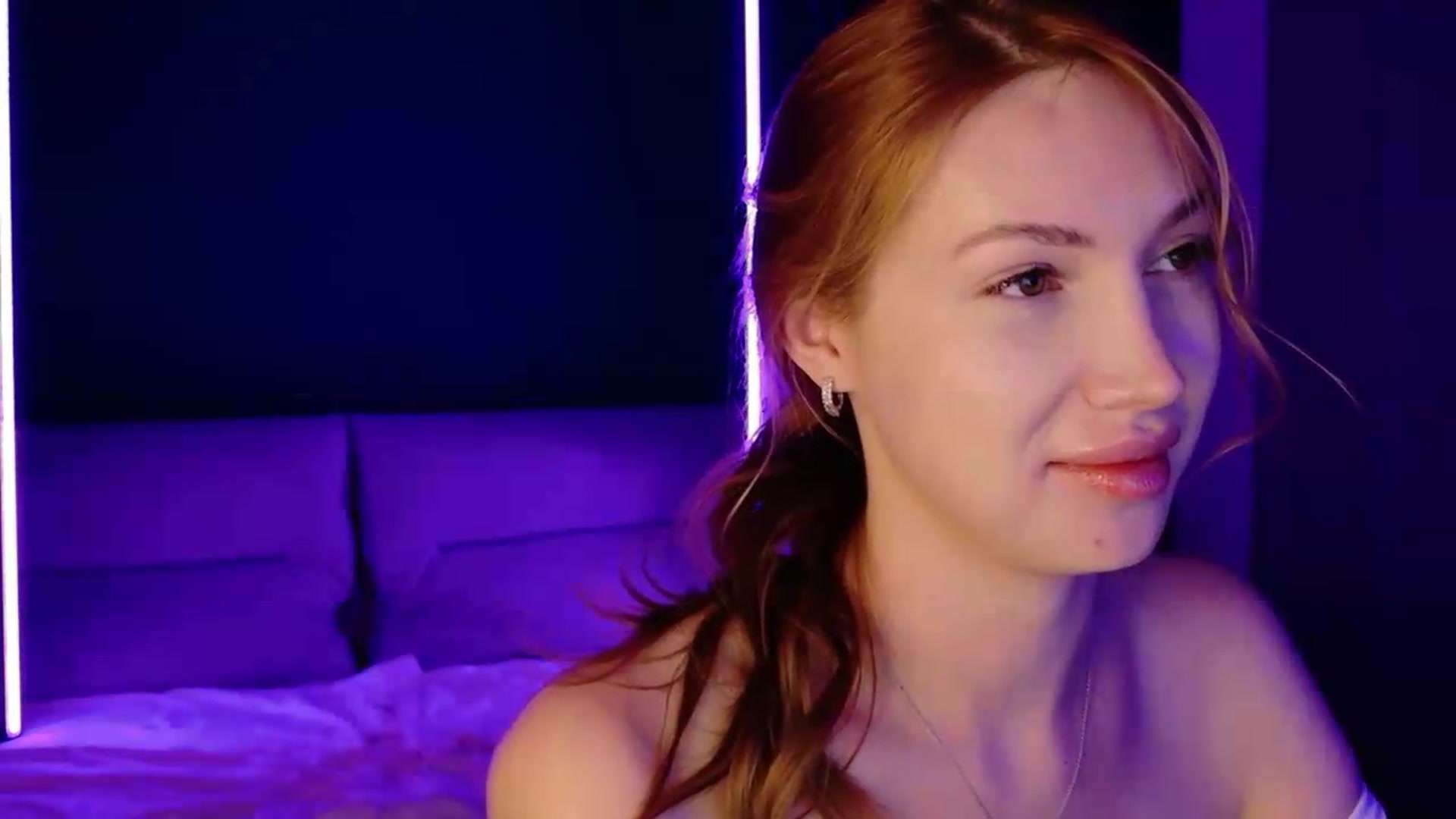 Gallery image thumbnail from LovelyGin's myfreecams stream on, 06/24/2026, 17:37 image 15 of 20