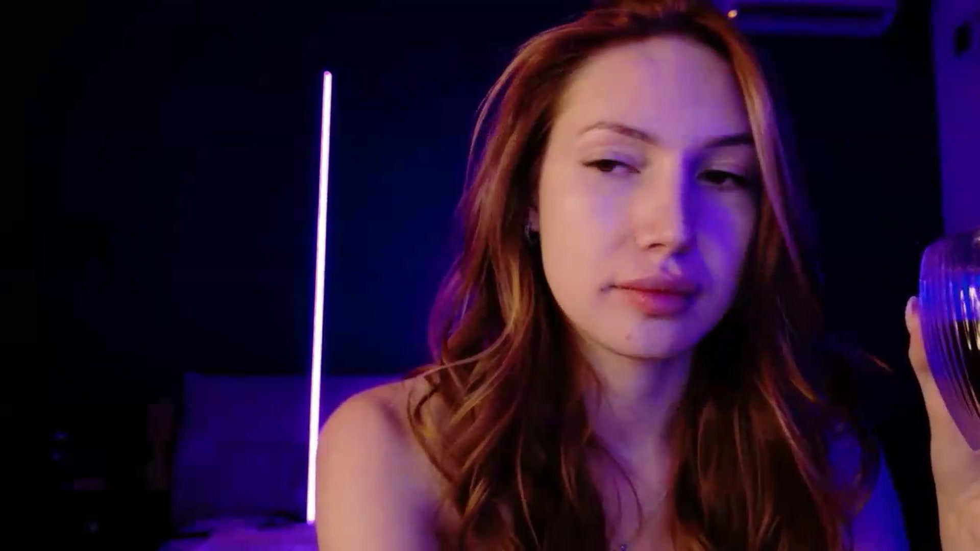 Gallery image thumbnail from LovelyGin's myfreecams stream on, 06/26/2026, 19:09 image 17 of 20