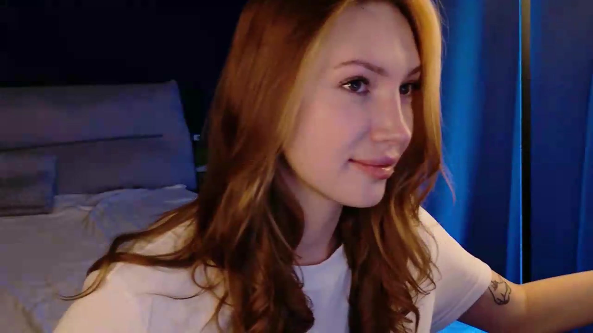 Gallery image thumbnail from LovelyGin's myfreecams stream on, 07/10/2026, 18:22 image 17 of 20