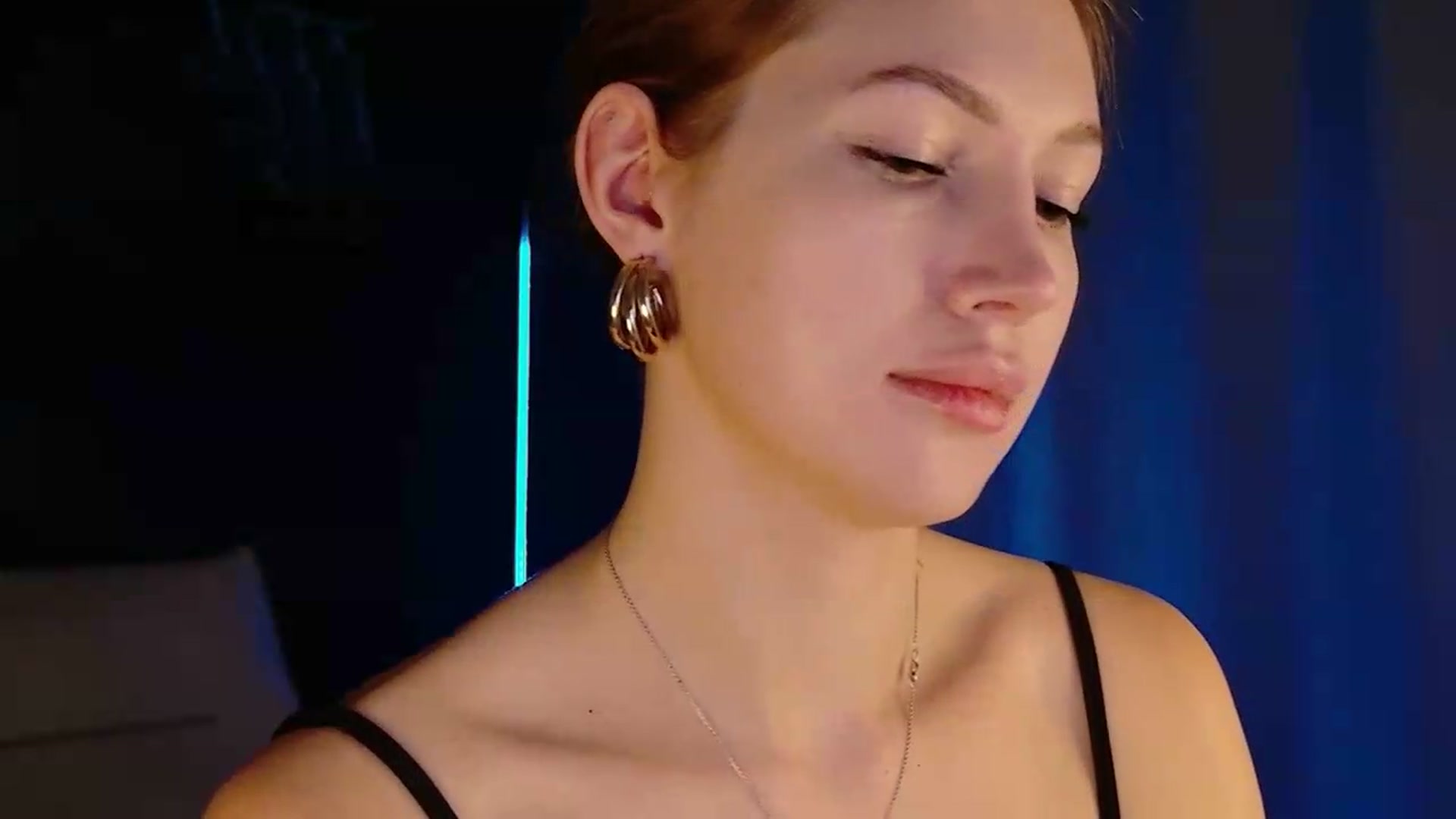 Gallery image thumbnail from LovelyGin's myfreecams stream on, 07/14/2026, 20:25 image 13 of 20