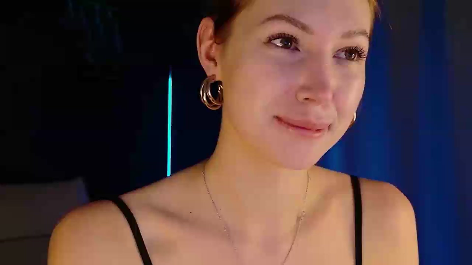 Gallery image thumbnail from LovelyGin's myfreecams stream on, 07/14/2026, 20:25 image 11 of 20