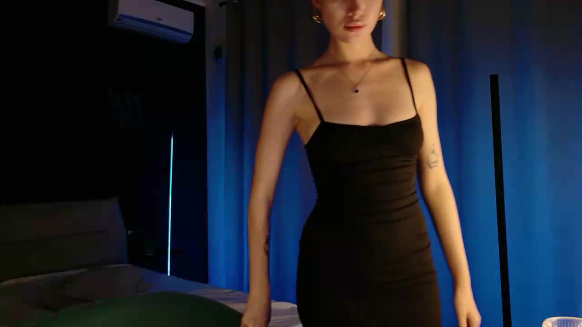 Gallery image thumbnail from LovelyGin's myfreecams stream on, 07/14/2026, 20:25 image 9 of 20