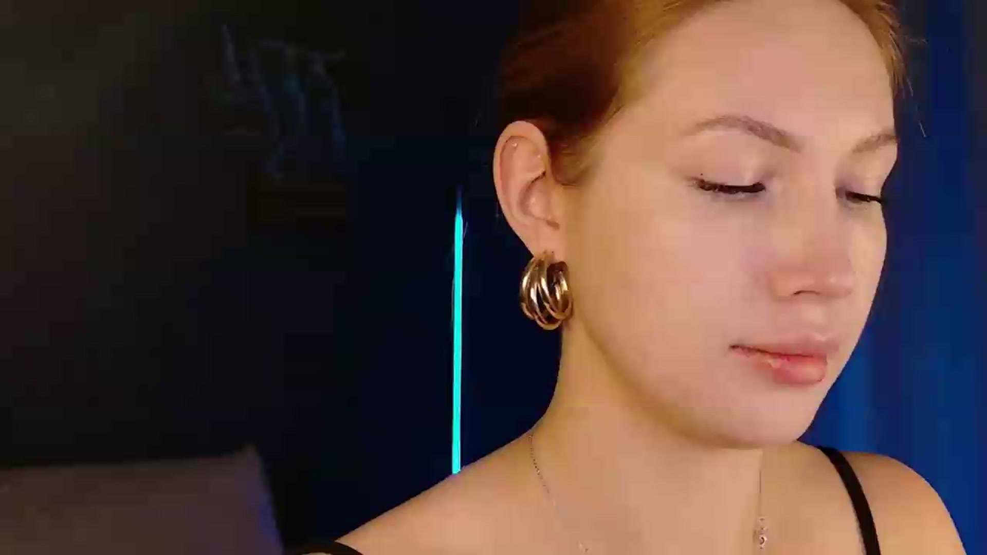 Gallery image thumbnail from LovelyGin's myfreecams stream on, 07/14/2026, 20:25 image 18 of 20