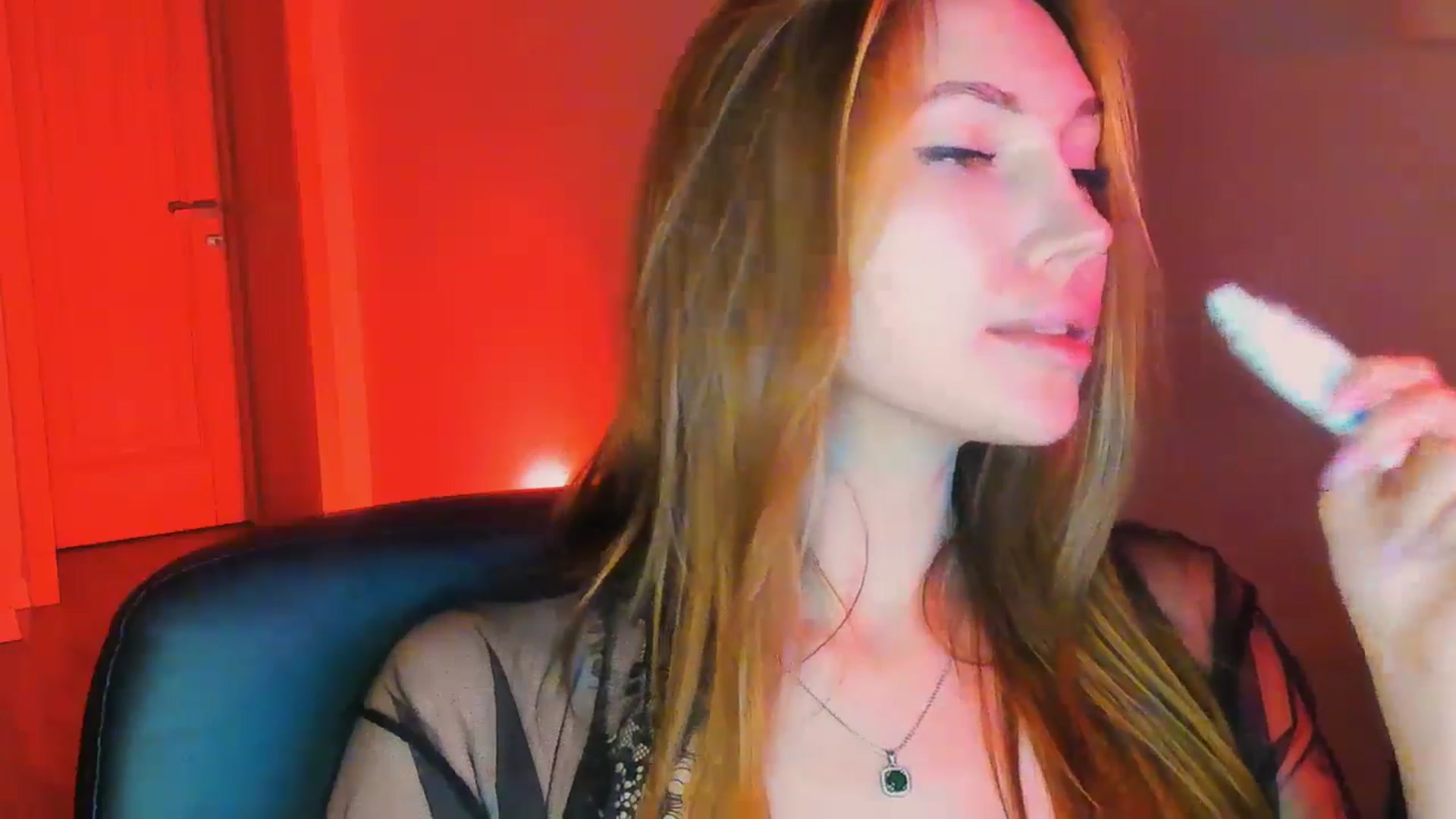 Gallery image thumbnail from LovelyGin's myfreecams stream on, 07/15/2026, 19:22 image 16 of 20