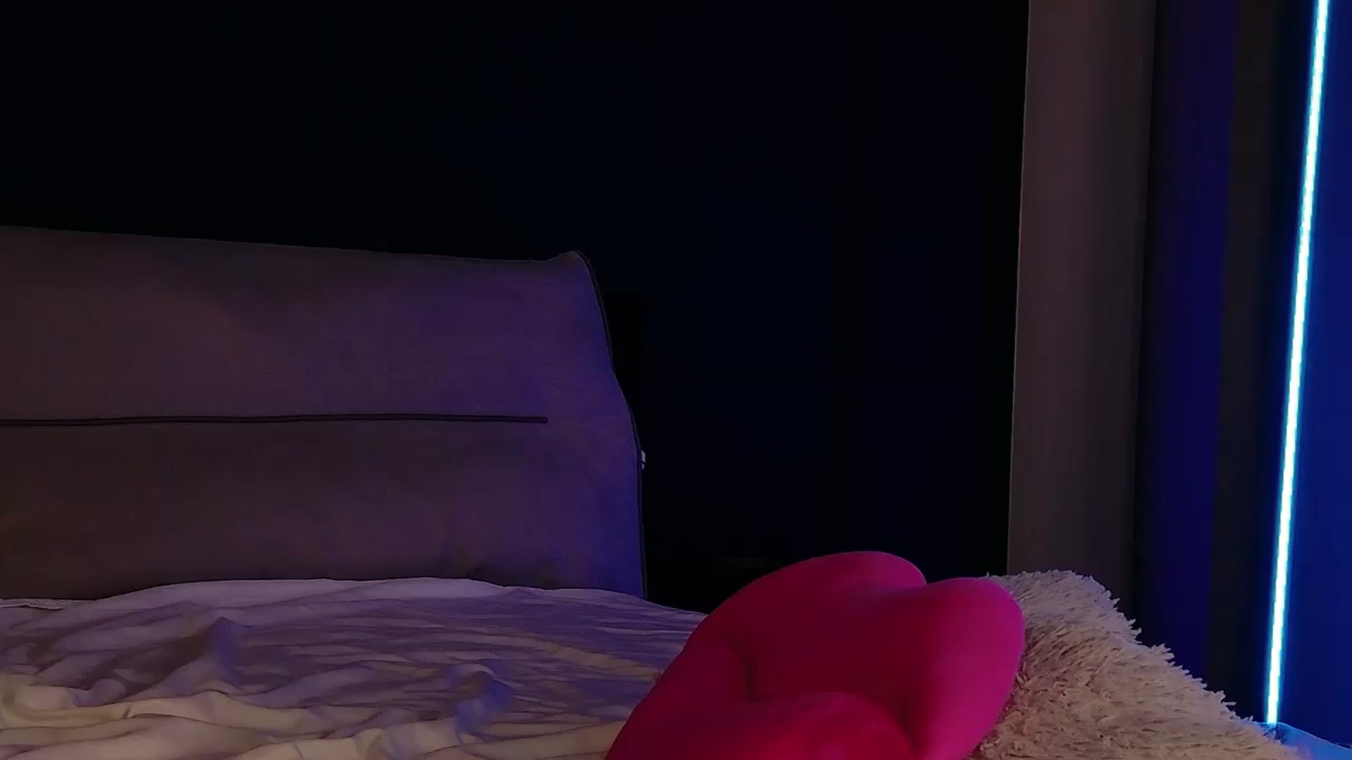 Gallery image thumbnail from LovelyGin's myfreecams stream on, 07/20/2026, 18:56 image 10 of 20