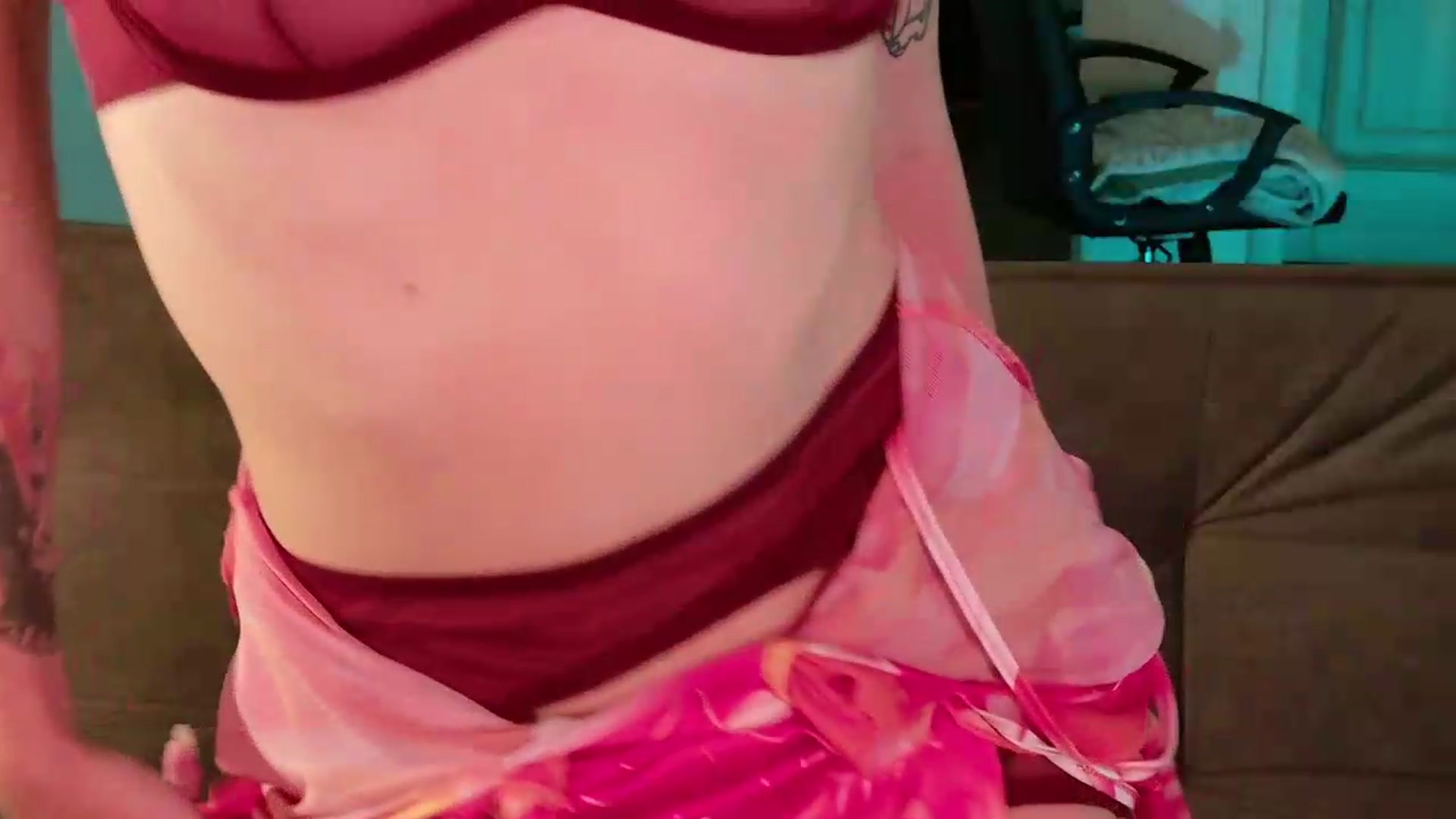 Gallery image thumbnail from LovelyGin's myfreecams stream on, 08/12/2026, 18:36 image 19 of 20