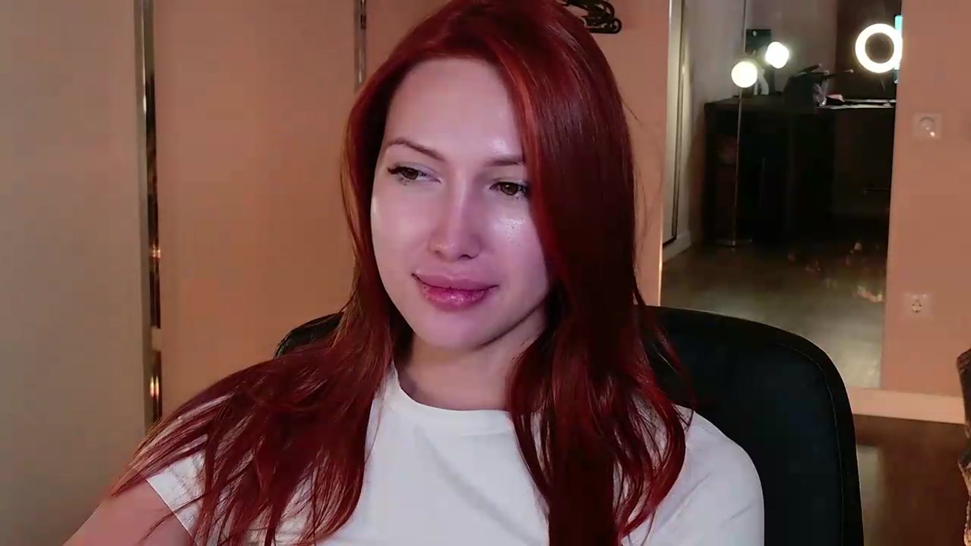Gallery image thumbnail from LovelyGin's myfreecams stream on, 08/14/2026, 20:05 image 13 of 20