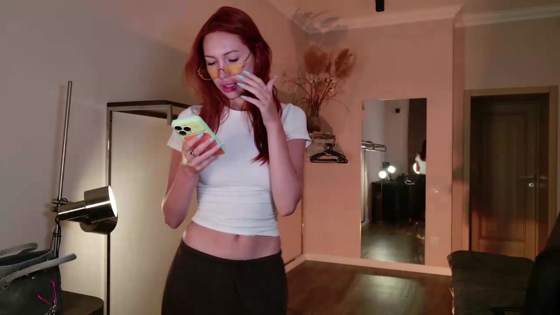 Gallery image thumbnail from LovelyGin's myfreecams stream on, 08/14/2026, 20:05 image 17 of 20