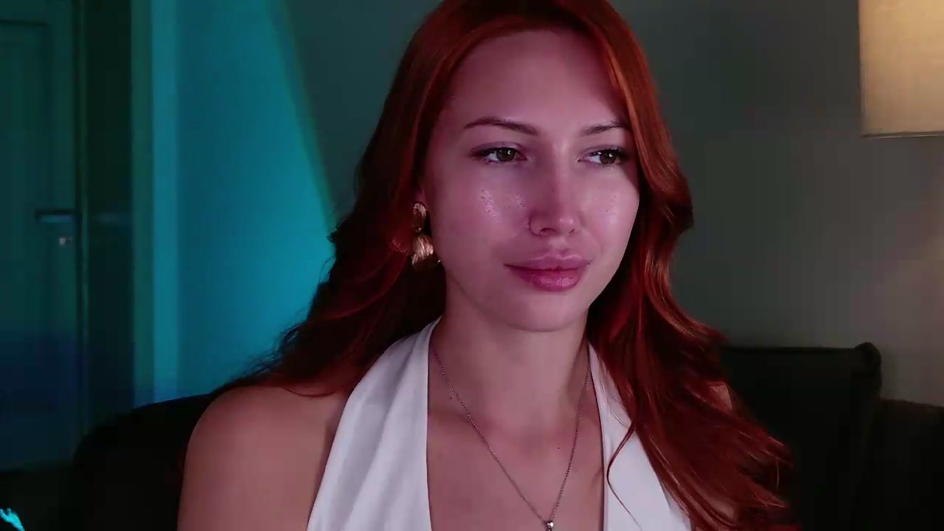 Gallery image thumbnail from LovelyGin's myfreecams stream on, 08/18/2026, 16:31 image 10 of 20