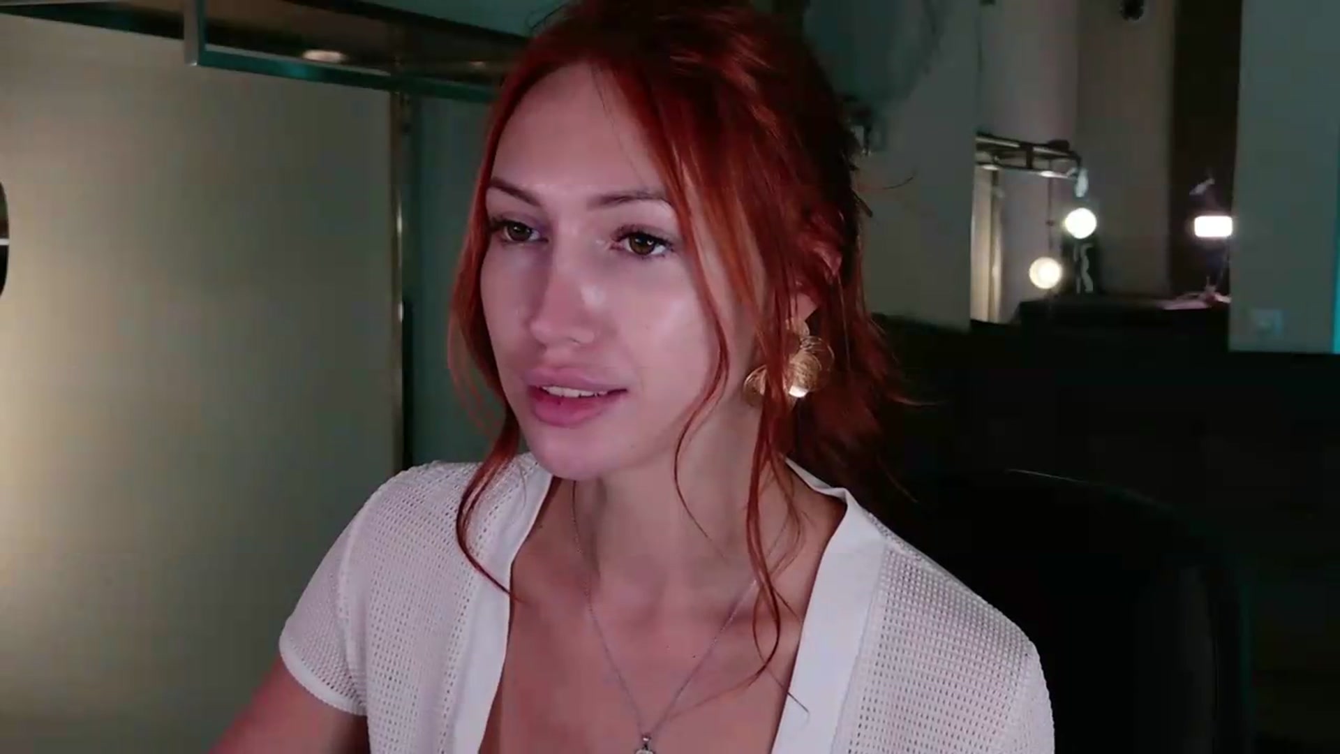 Gallery image thumbnail from LovelyGin's myfreecams stream on, 08/18/2026, 17:20 image 11 of 20