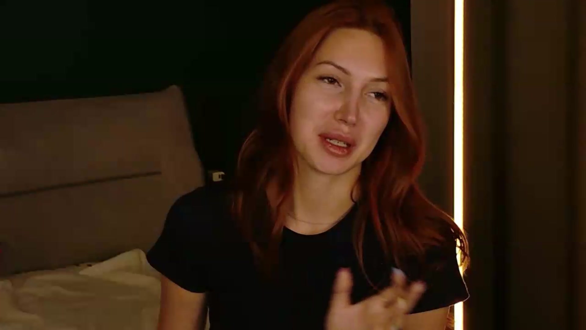 Gallery image thumbnail from LovelyGin's myfreecams stream on, 08/19/2026, 18:22 image 14 of 20