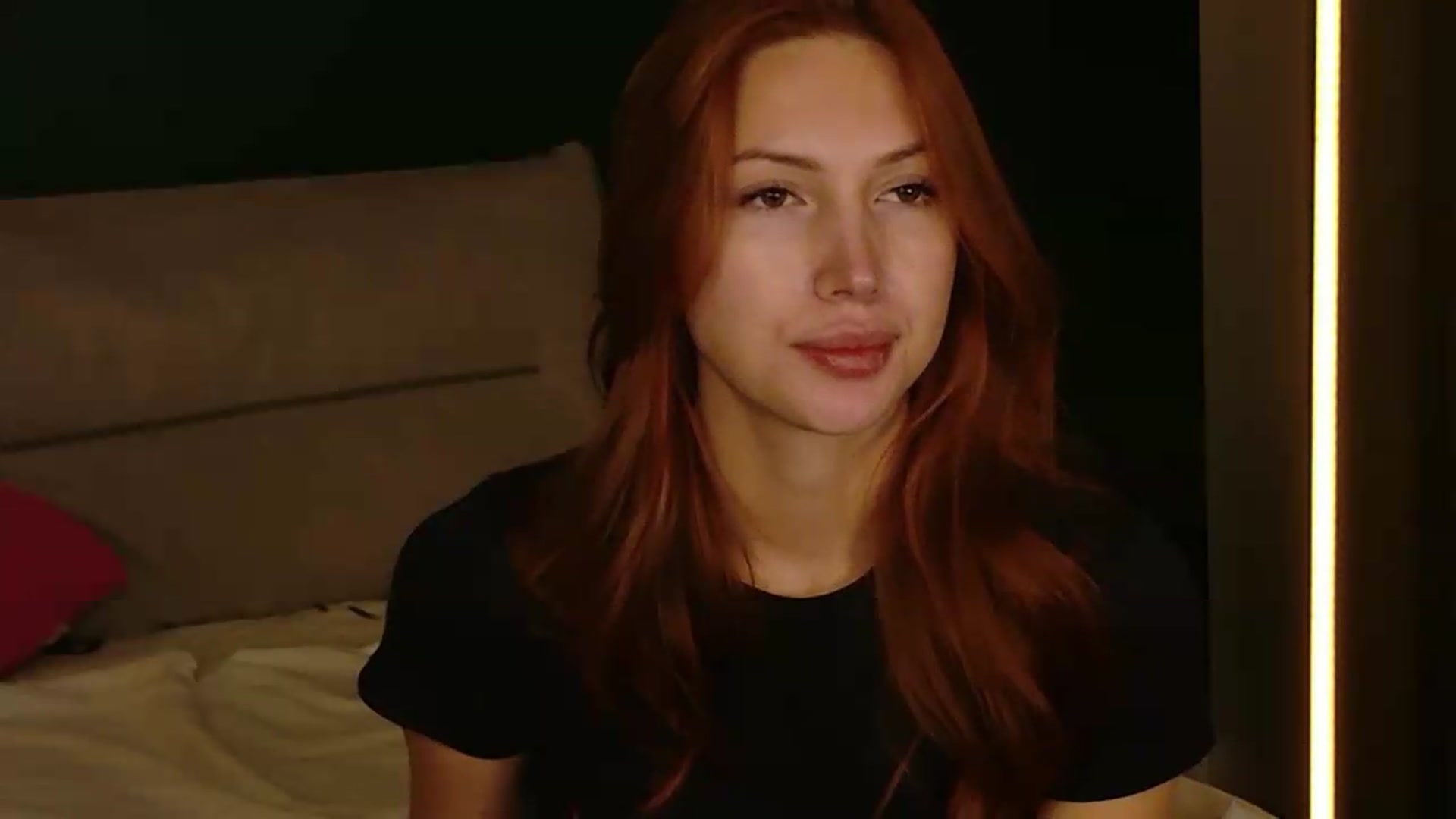 Gallery image thumbnail from LovelyGin's myfreecams stream on, 08/19/2026, 20:07 image 16 of 20