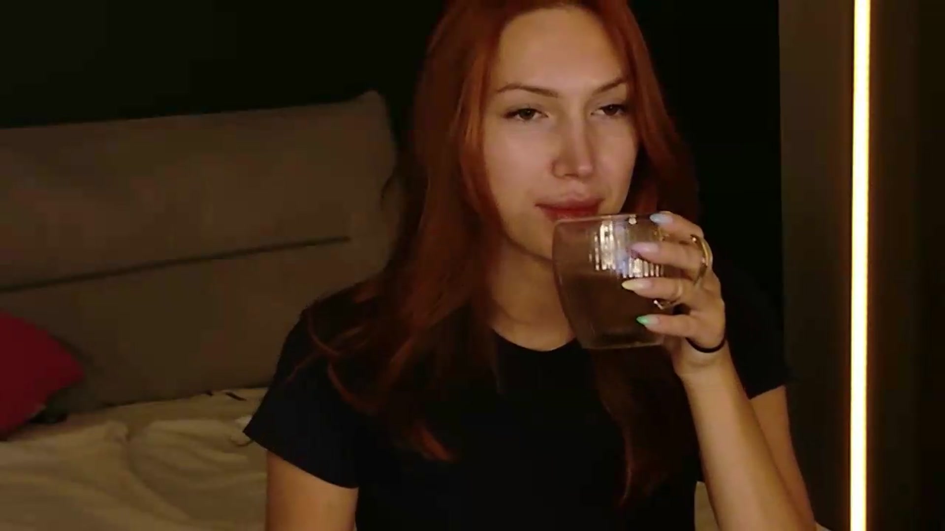 Gallery image thumbnail from LovelyGin's myfreecams stream on, 08/19/2026, 20:07 image 15 of 20