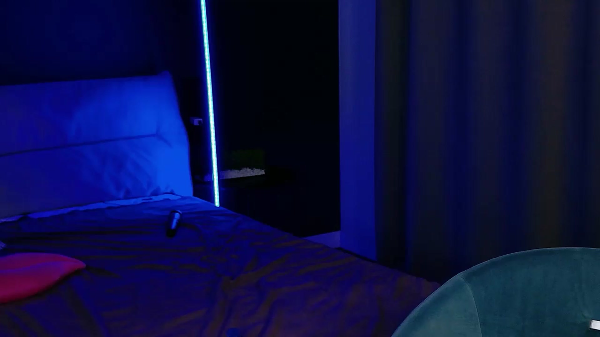 Gallery image thumbnail from LovelyGin's myfreecams stream on, 08/31/2026, 18:27 image 8 of 20