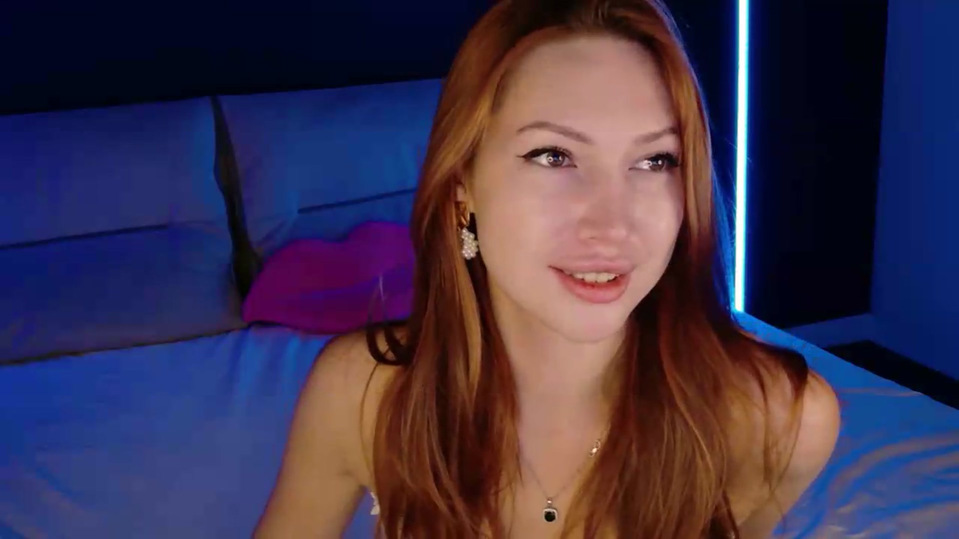 Gallery image thumbnail from LovelyGin's myfreecams stream on, 09/04/2026, 16:34 image 11 of 20