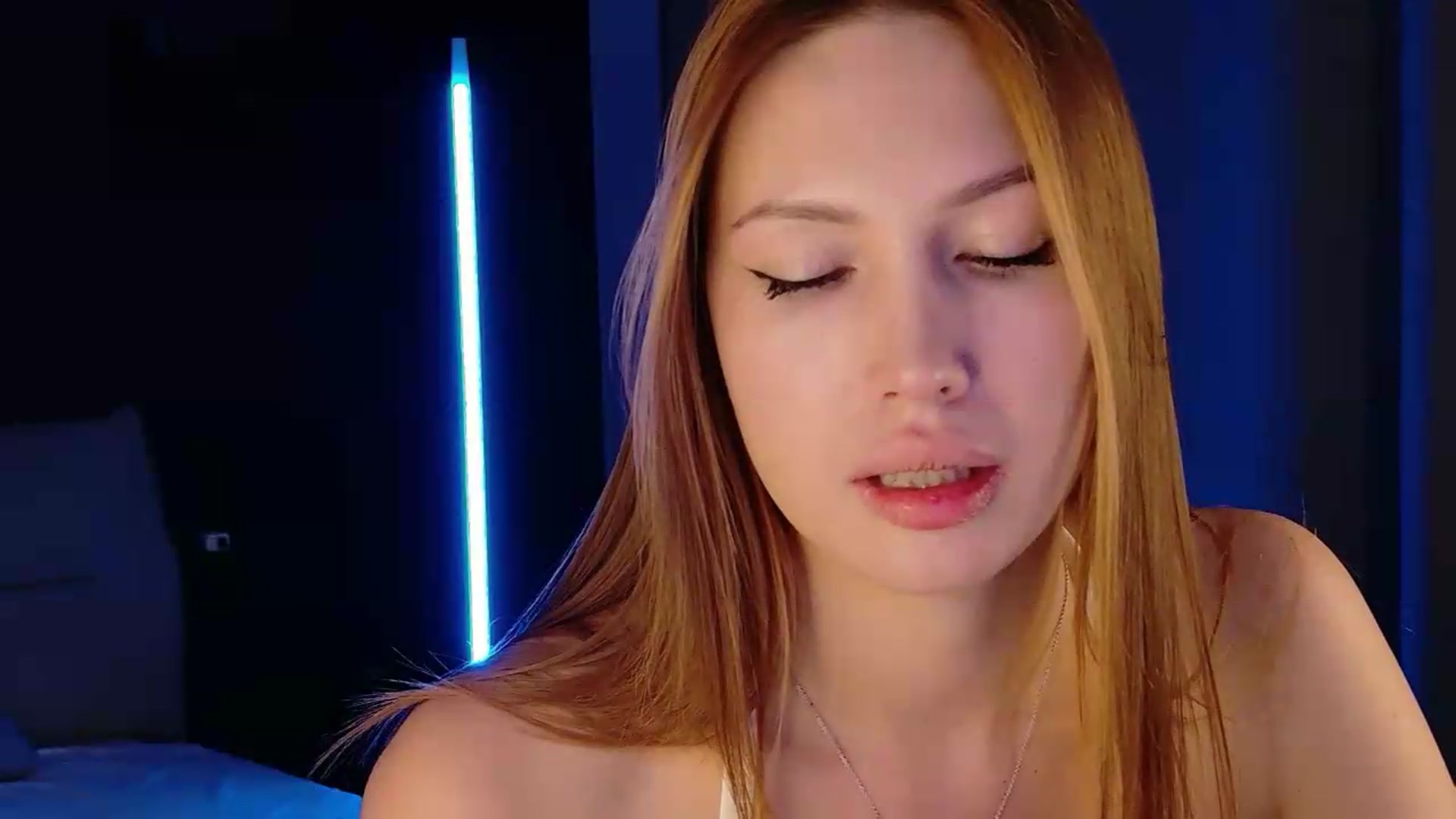 Gallery image thumbnail from LovelyGin's myfreecams stream on, 09/10/2026, 19:11 image 12 of 20
