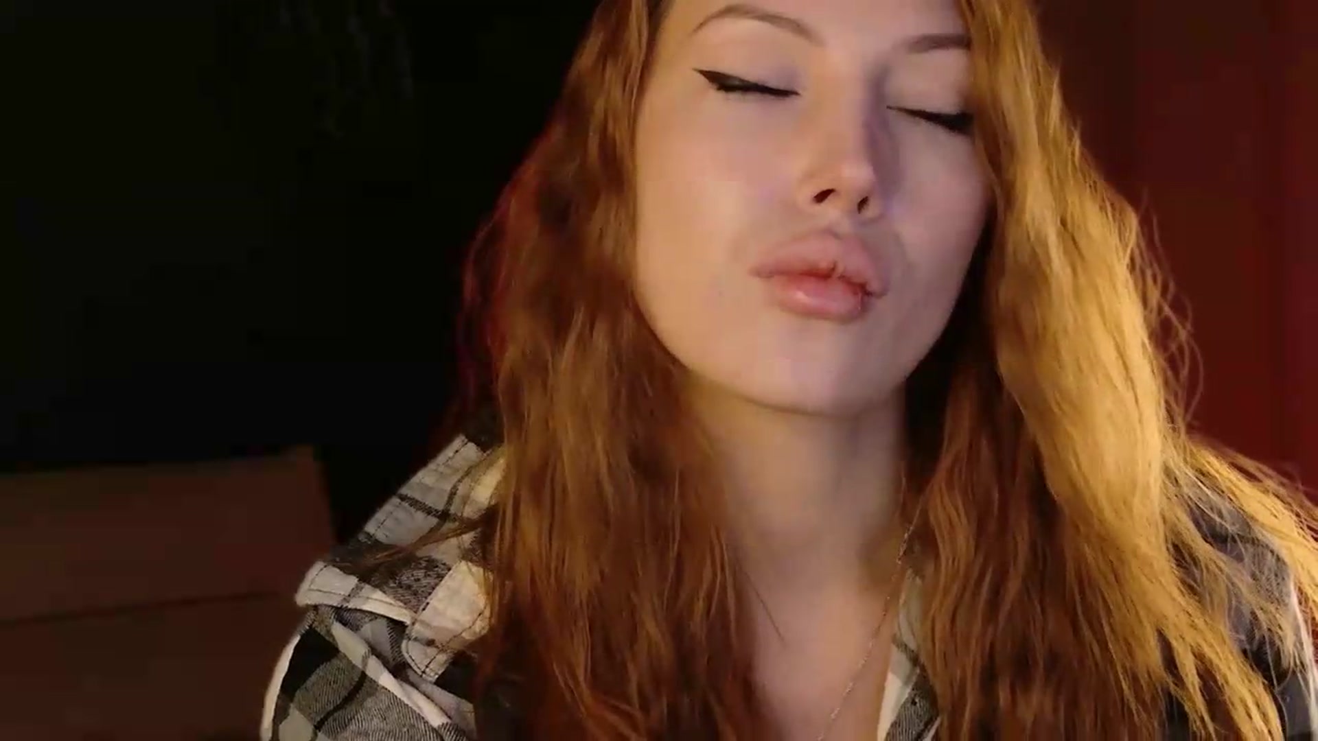 Gallery image thumbnail from LovelyGin's myfreecams stream on, 09/15/2026, 17:01 image 4 of 20