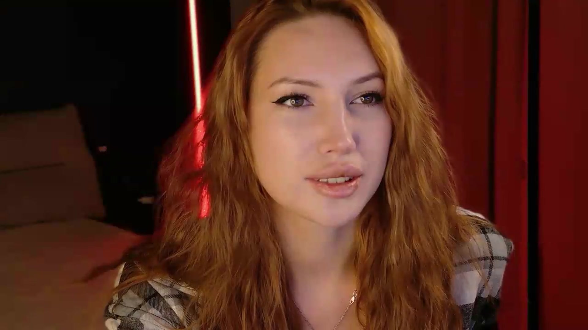 Gallery image thumbnail from LovelyGin's myfreecams stream on, 09/15/2026, 17:01 image 15 of 20