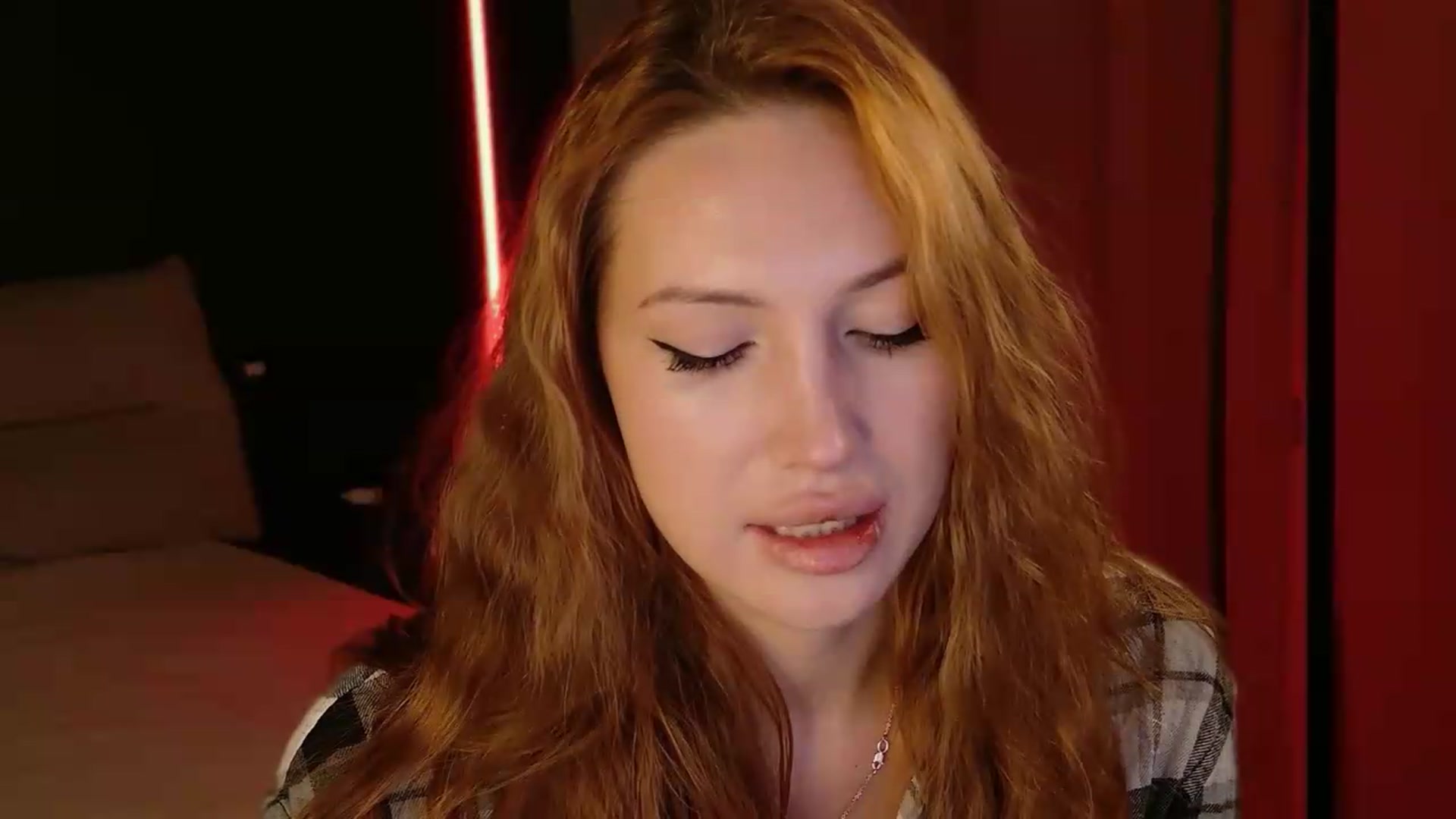 Gallery image thumbnail from LovelyGin's myfreecams stream on, 09/15/2026, 17:01 image 14 of 20