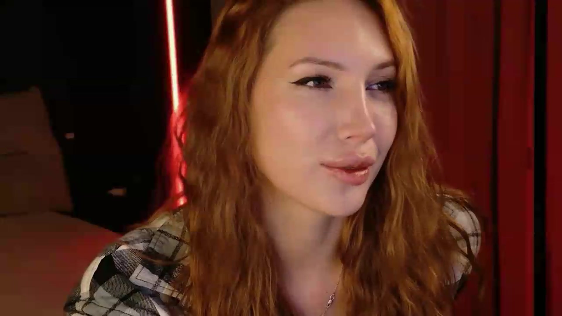 Gallery image thumbnail from LovelyGin's myfreecams stream on, 09/15/2026, 17:01 image 18 of 20