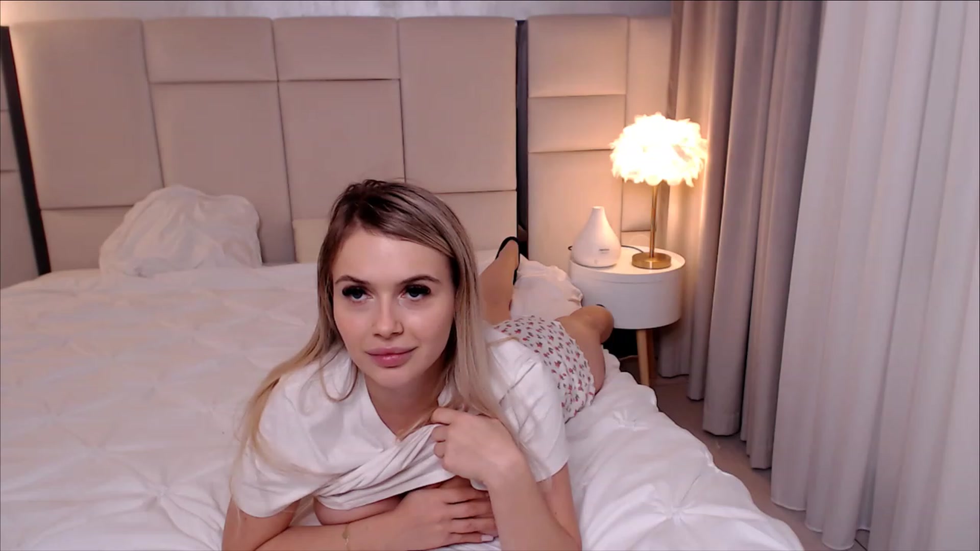 Gallery image thumbnail from LovelyKa's myfreecams stream on, 11/26/2022, 14:18 image 10 of 20
