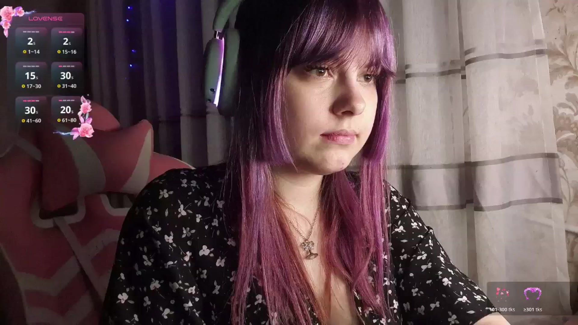 Gallery image thumbnail from LovelyKriss's myfreecams stream on, 02/27/2026, 01:40 image 9 of 20