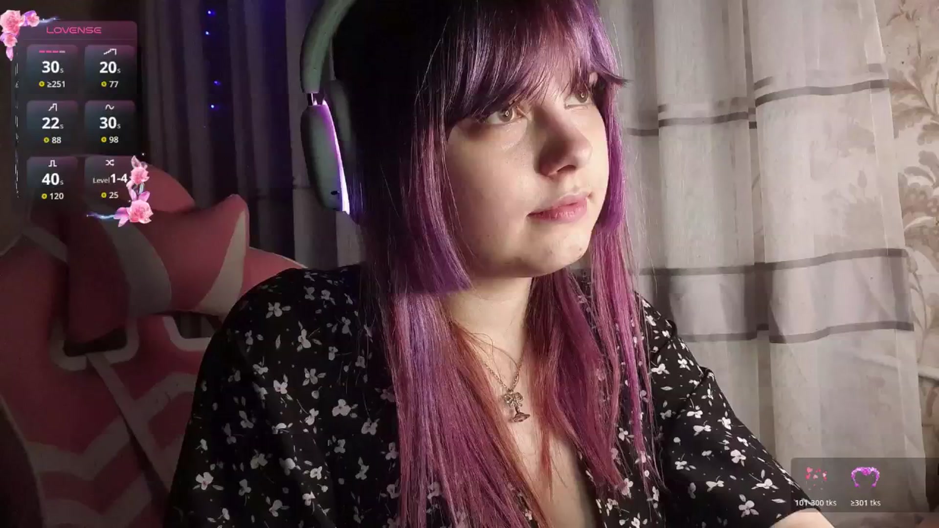 Gallery image thumbnail from LovelyKriss's myfreecams stream on, 02/27/2026, 01:40 image 6 of 20