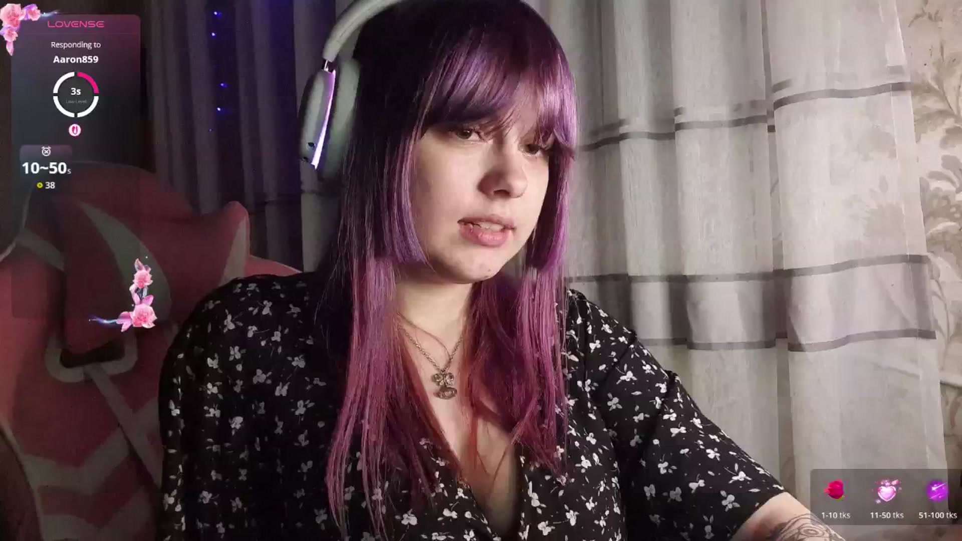 Gallery image thumbnail from LovelyKriss's myfreecams stream on, 02/27/2026, 01:40 image 10 of 20