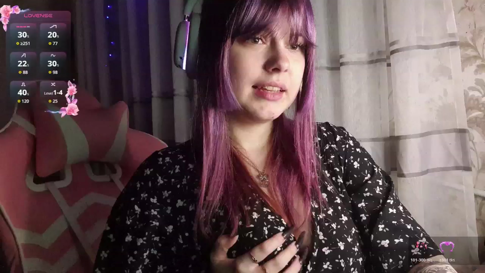 Gallery image thumbnail from LovelyKriss's myfreecams stream on, 02/27/2026, 01:40 image 17 of 20