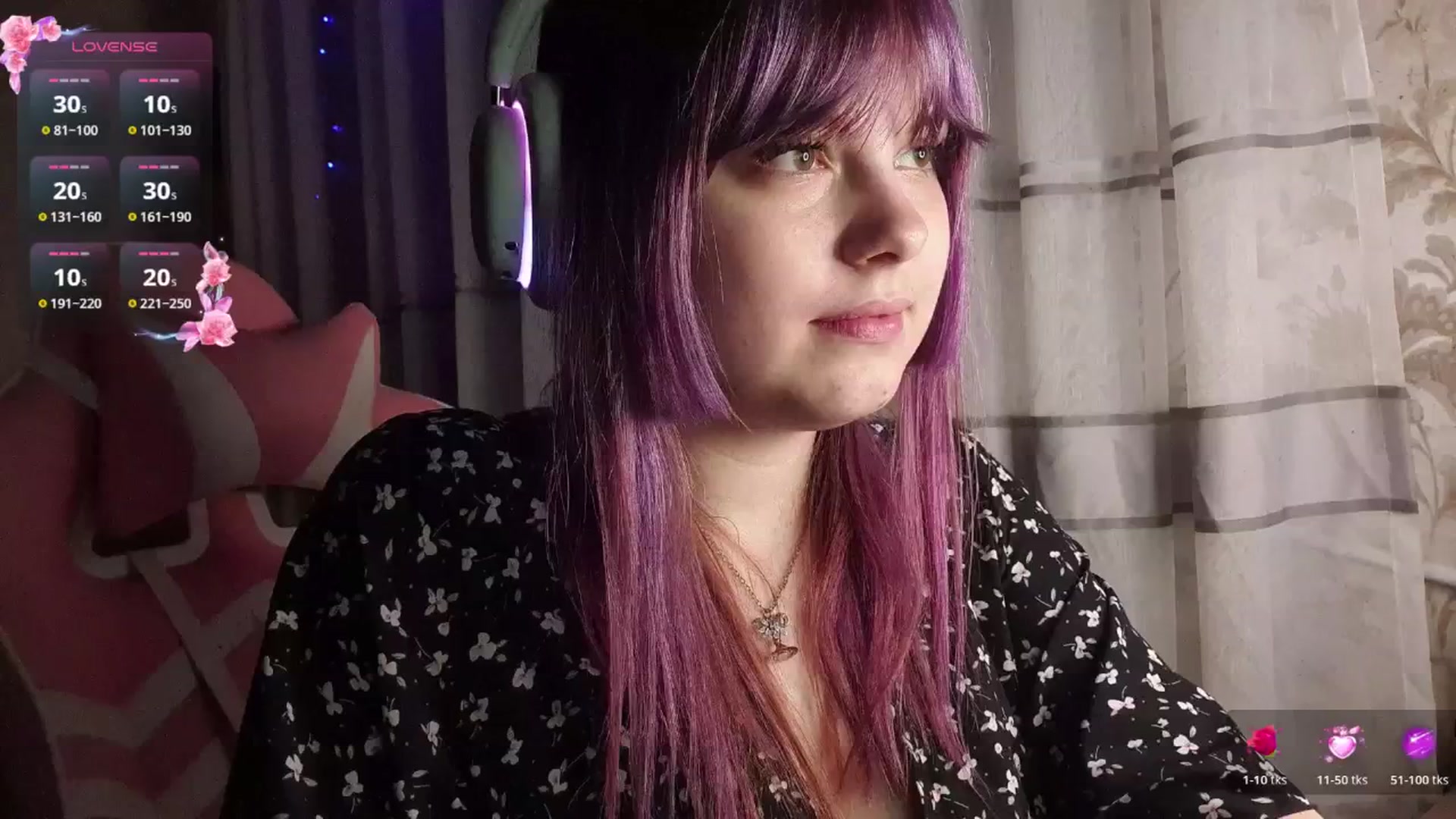 Gallery image thumbnail from LovelyKriss's myfreecams stream on, 02/27/2026, 01:40 image 13 of 20