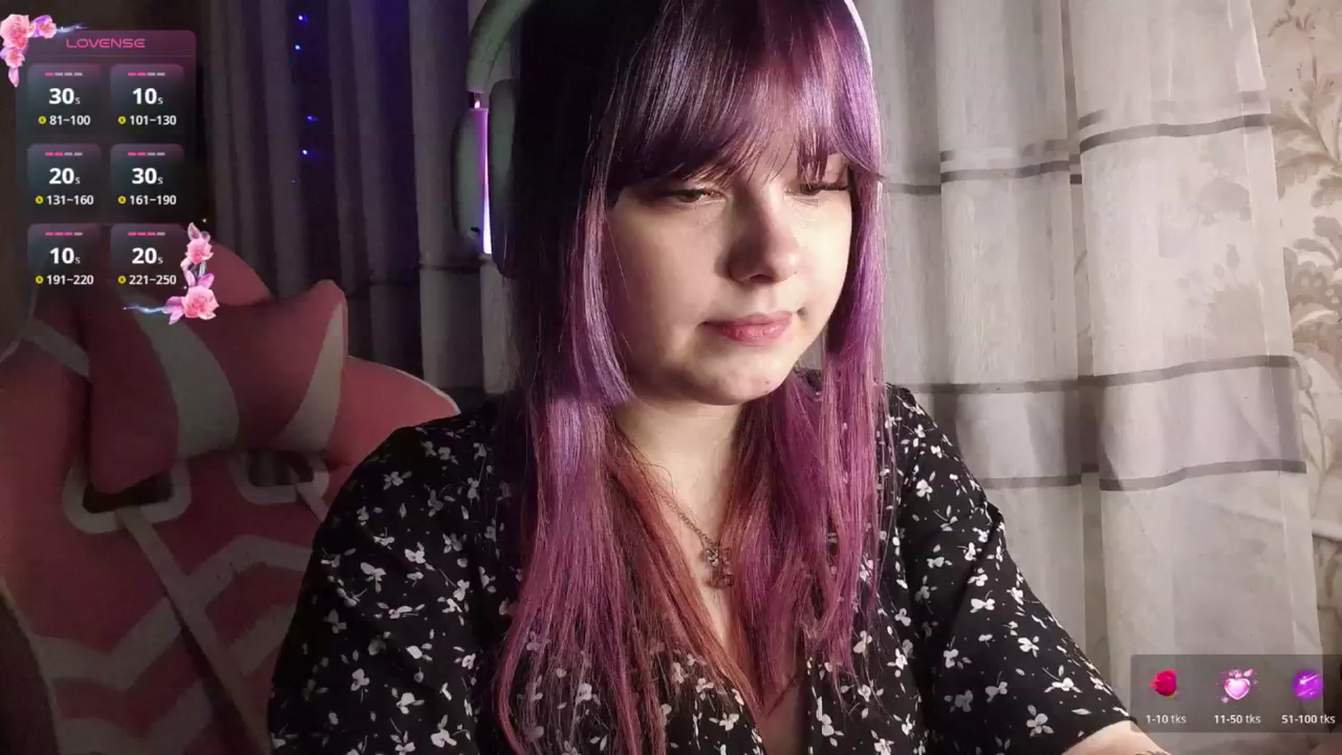 Gallery image thumbnail from LovelyKriss's myfreecams stream on, 02/27/2026, 01:40 image 19 of 20
