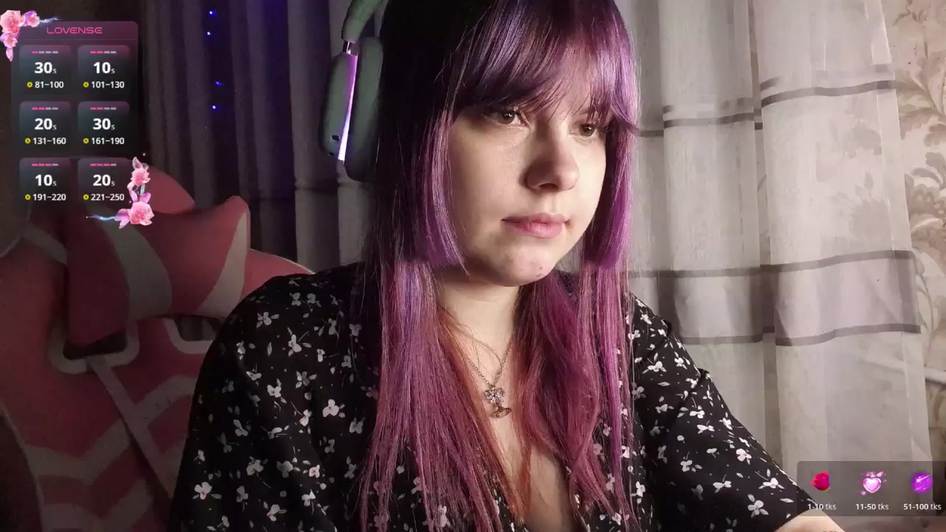 Gallery image thumbnail from LovelyKriss's myfreecams stream on, 02/27/2026, 01:40 image 7 of 20