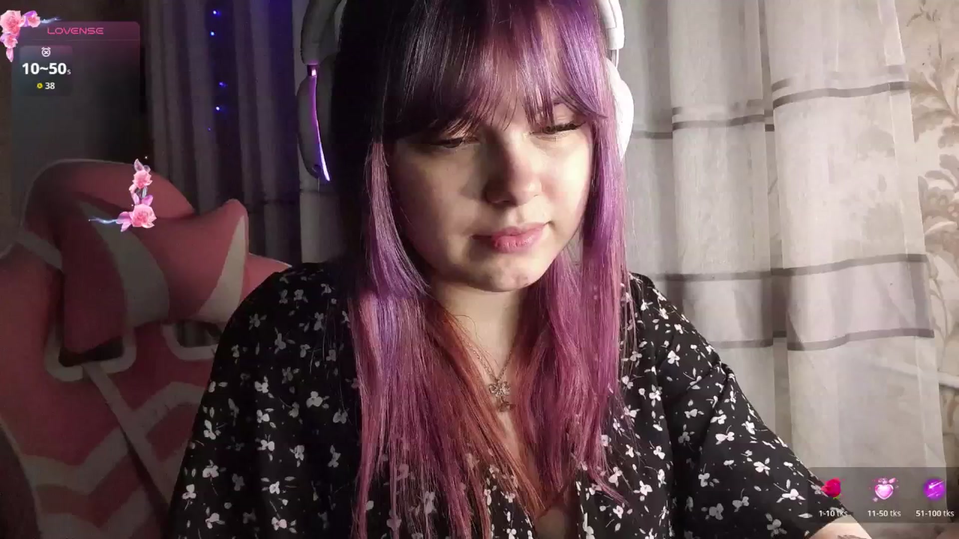 Gallery image thumbnail from LovelyKriss's myfreecams stream on, 02/27/2026, 01:40 image 16 of 20