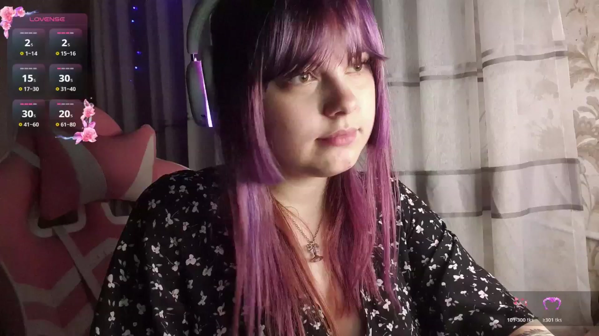 Gallery image thumbnail from LovelyKriss's myfreecams stream on, 02/27/2026, 01:40 image 14 of 20