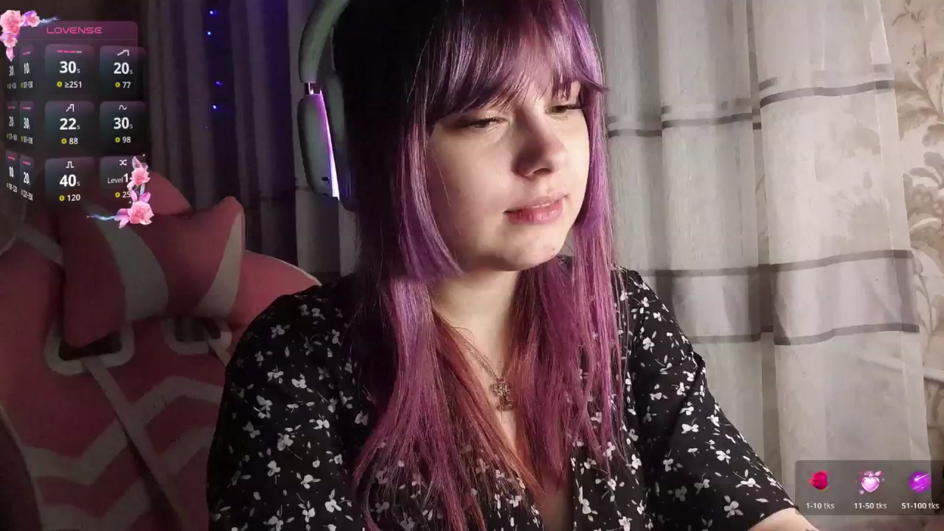 Gallery image thumbnail from LovelyKriss's myfreecams stream on, 02/27/2026, 01:40 image 18 of 20