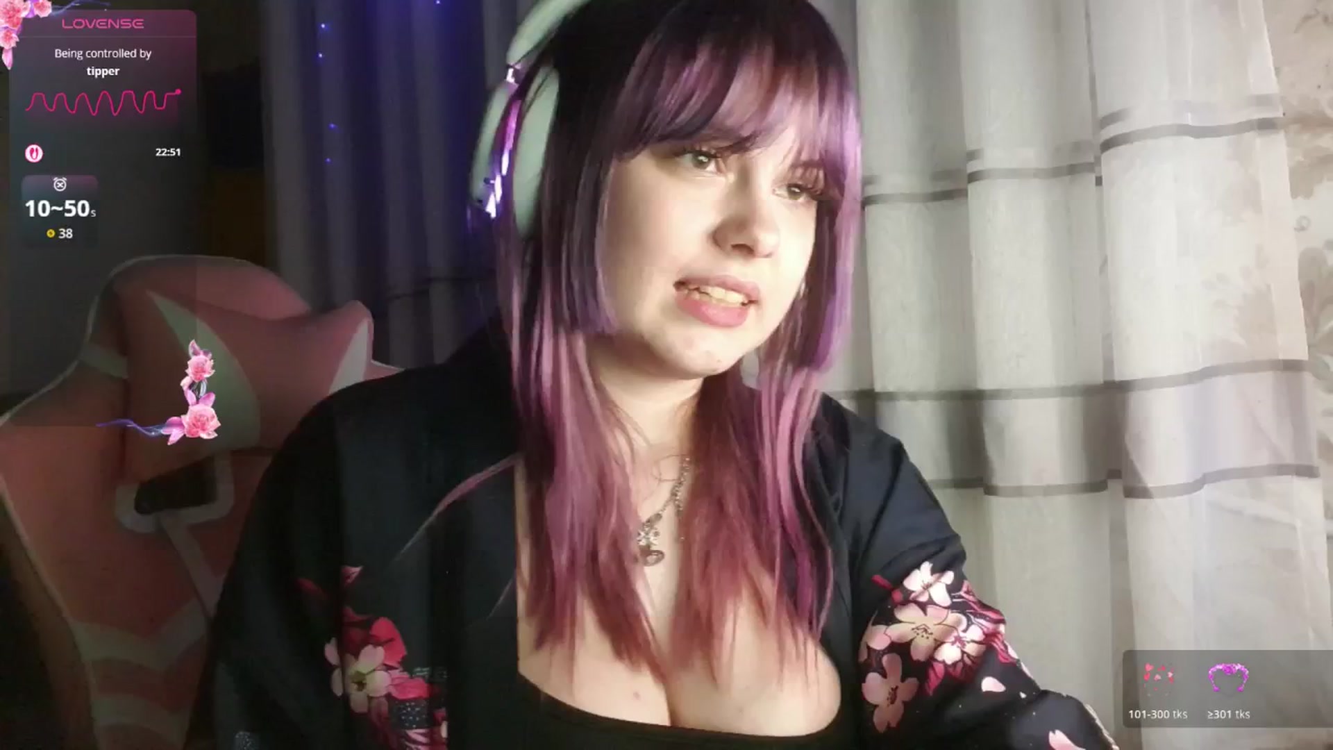 Gallery image thumbnail from LovelyKriss's myfreecams stream on, 03/01/2026, 02:03 image 5 of 20