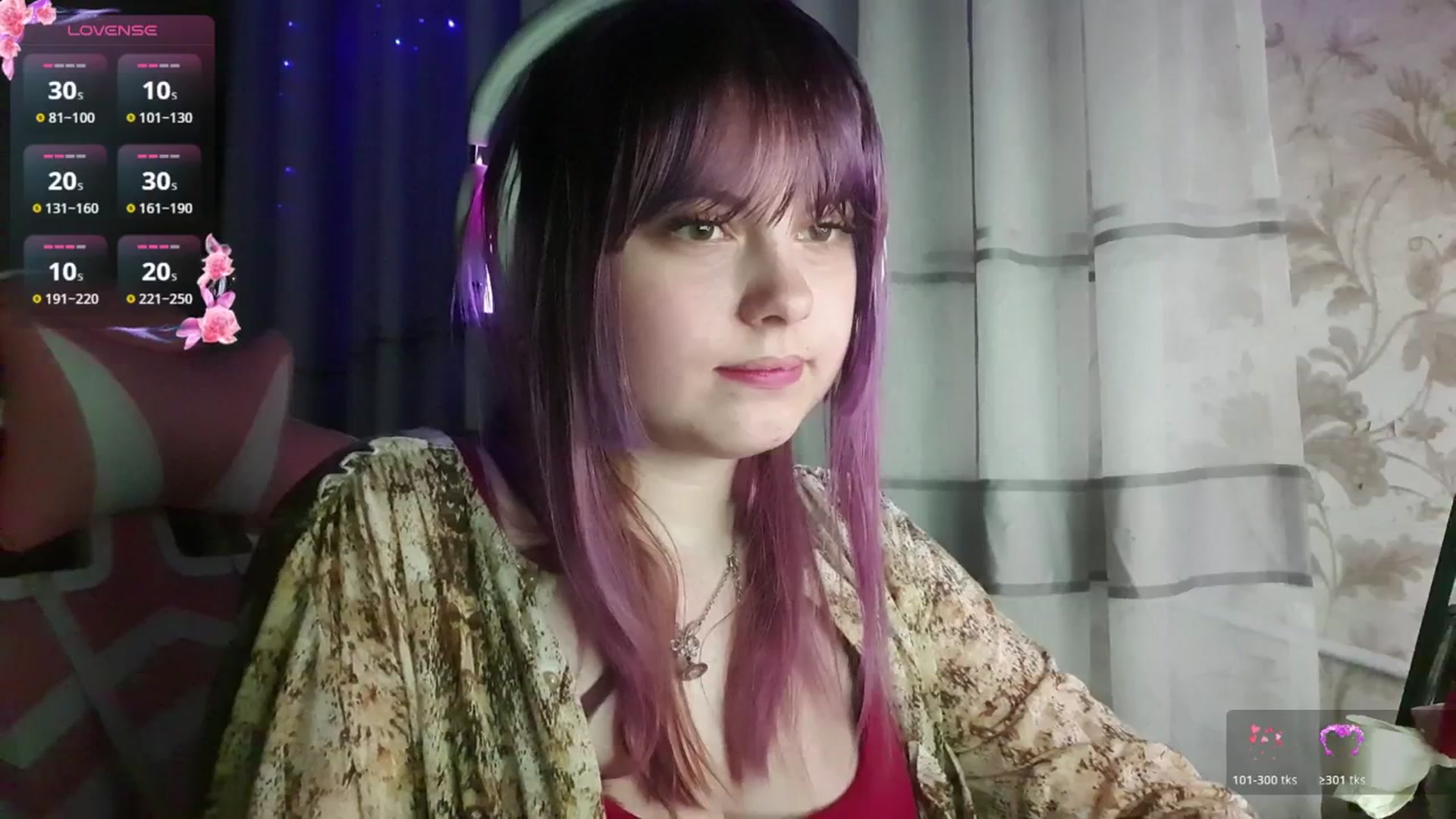 Gallery image thumbnail from LovelyKriss's myfreecams stream on, 03/01/2026, 22:14 image 13 of 20
