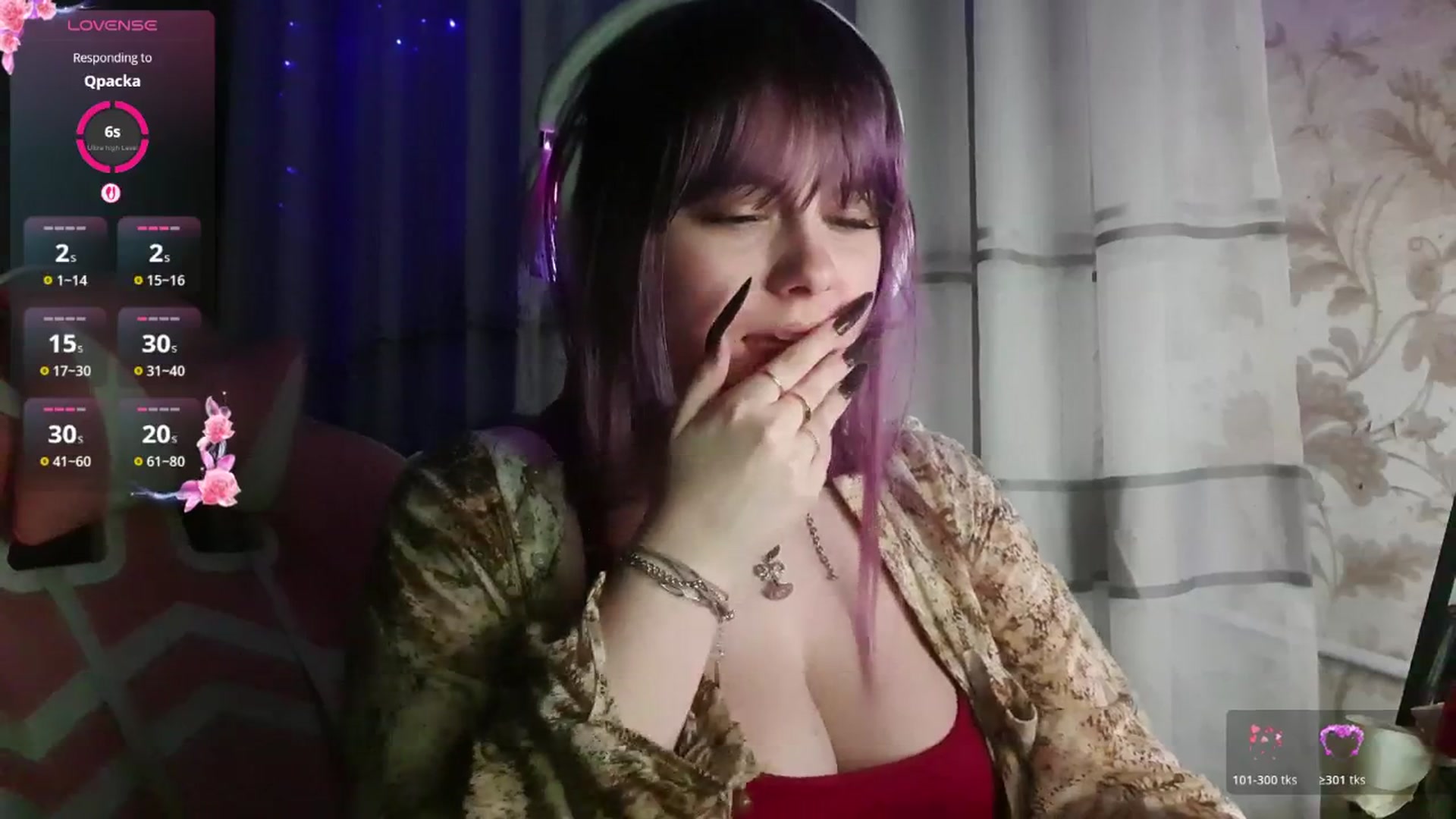 Gallery image thumbnail from LovelyKriss's myfreecams stream on, 03/01/2026, 22:14 image 16 of 20