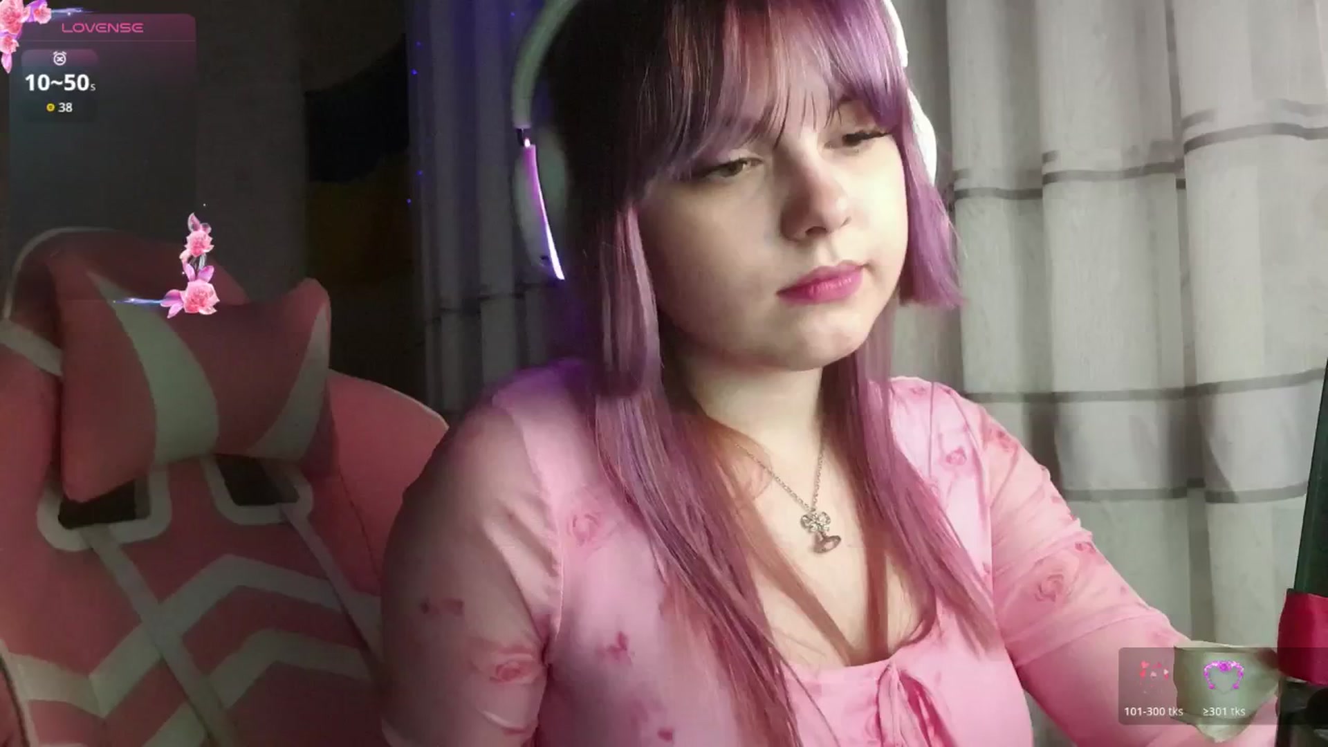 Gallery image thumbnail from LovelyKriss's myfreecams stream on, 03/03/2026, 01:24 image 18 of 20