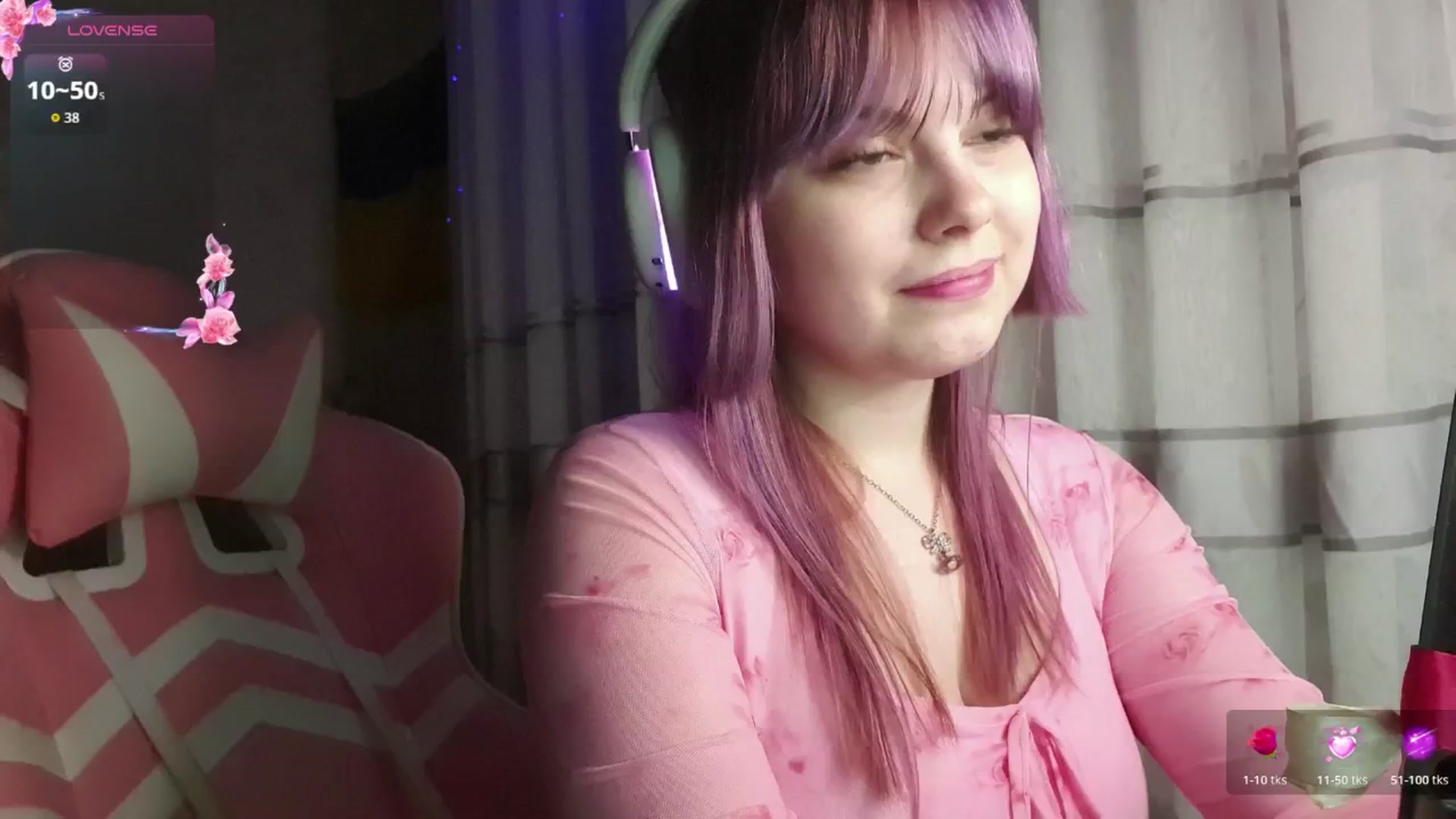 Gallery image thumbnail from LovelyKriss's myfreecams stream on, 03/03/2026, 01:24 image 15 of 20