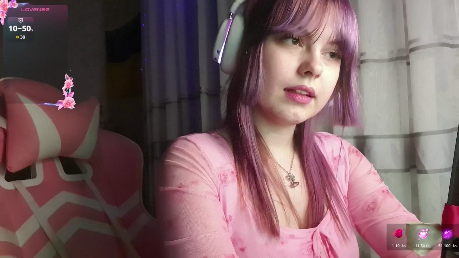 Gallery image thumbnail from LovelyKriss's myfreecams stream on, 03/03/2026, 01:24 image 16 of 20