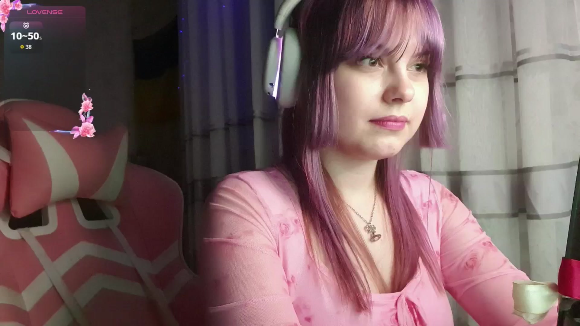 Gallery image thumbnail from LovelyKriss's myfreecams stream on, 03/03/2026, 01:24 image 17 of 20