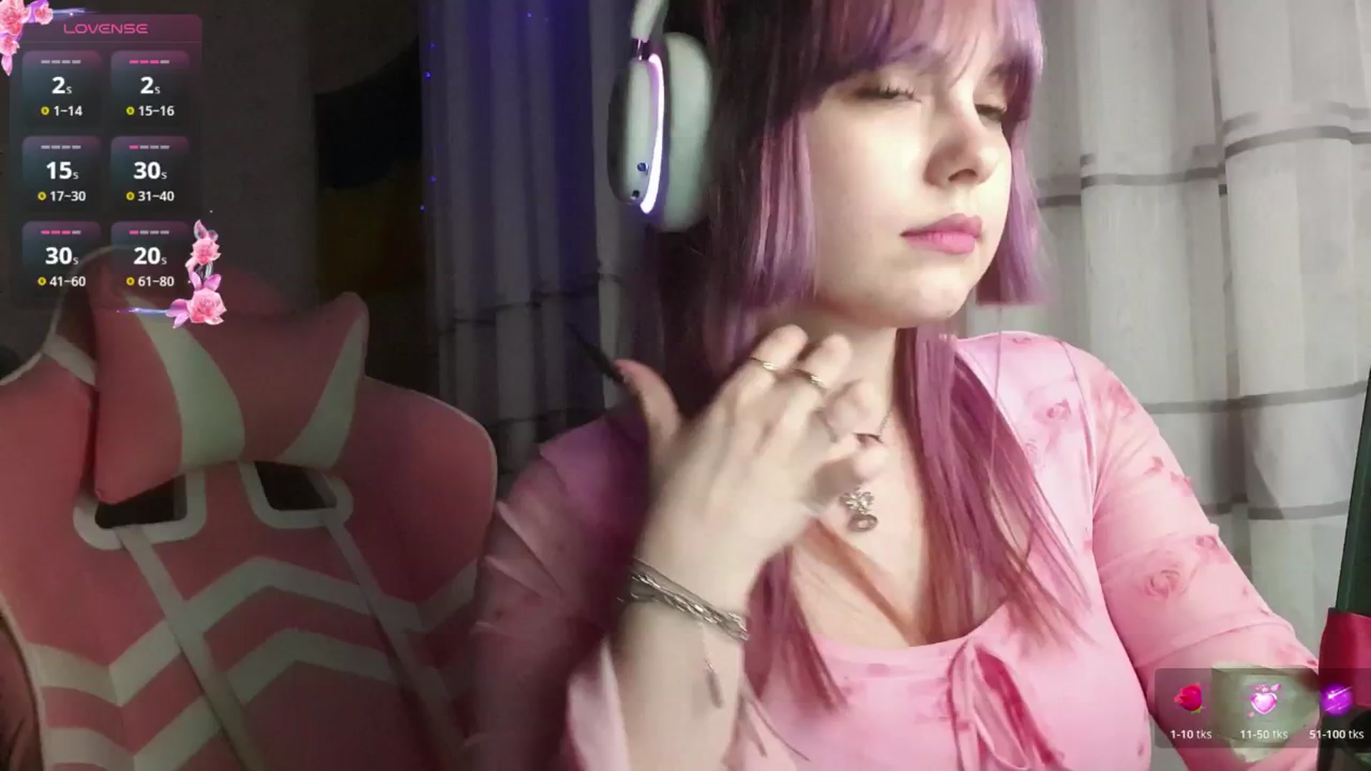 Gallery image thumbnail from LovelyKriss's myfreecams stream on, 03/03/2026, 01:24 image 13 of 20