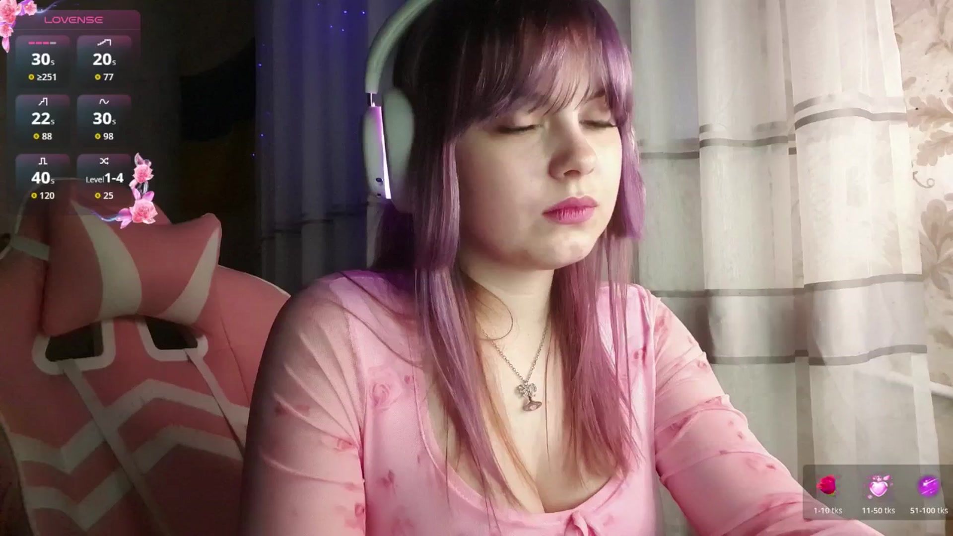 Gallery image thumbnail from LovelyKriss's myfreecams stream on, 03/03/2026, 04:12 image 18 of 20