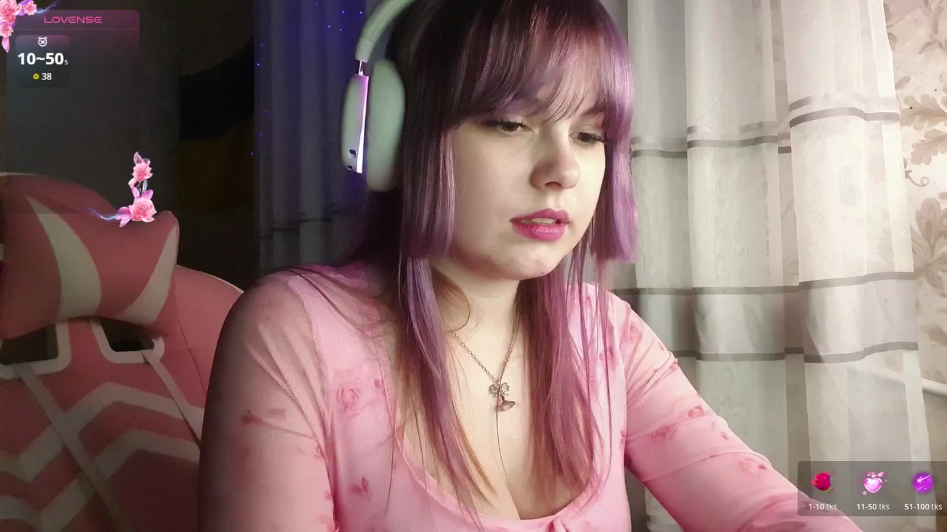 Gallery image thumbnail from LovelyKriss's myfreecams stream on, 03/03/2026, 04:12 image 14 of 20