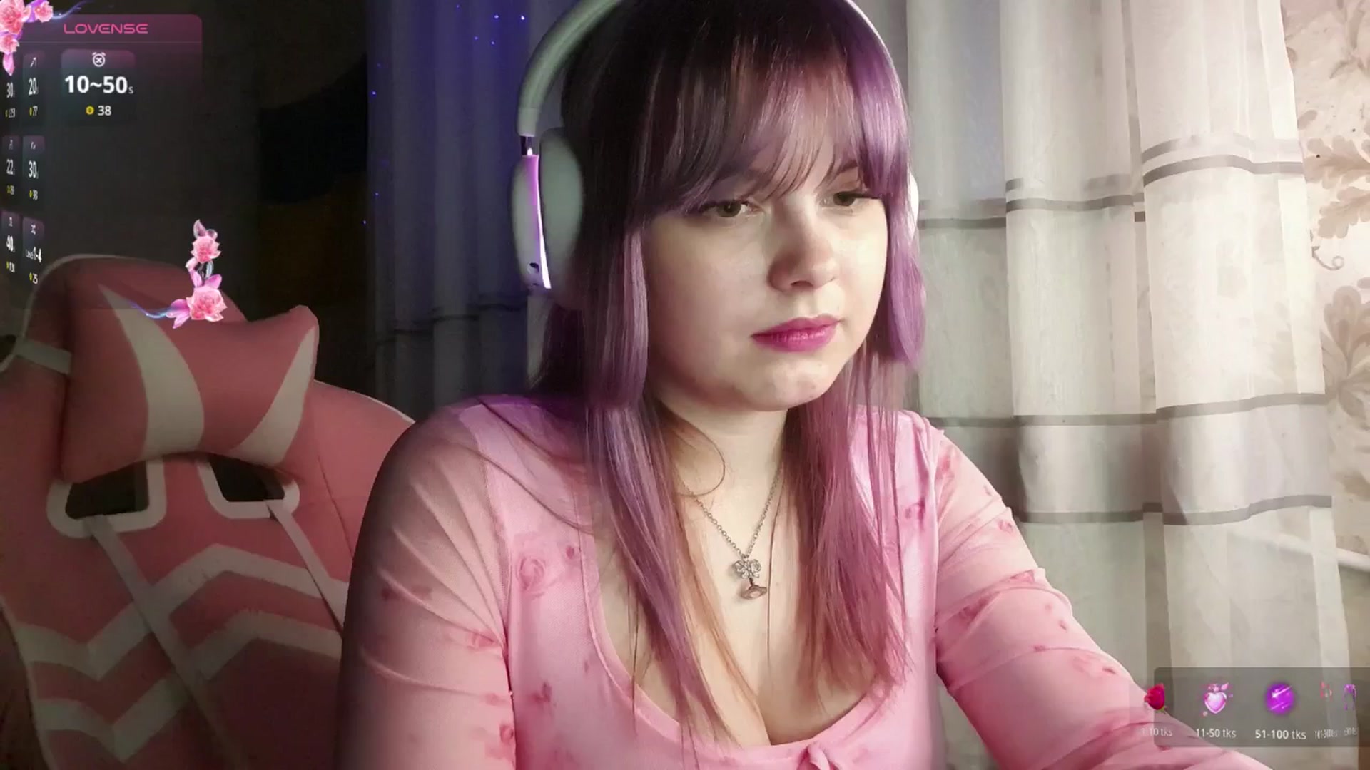 Gallery image thumbnail from LovelyKriss's myfreecams stream on, 03/03/2026, 04:12 image 19 of 20